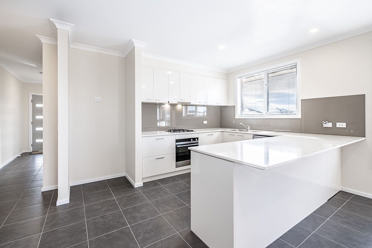 11 Bessie Drive, Cranbourne West VIC 3977, Cranbourne West - Thumbnail 3