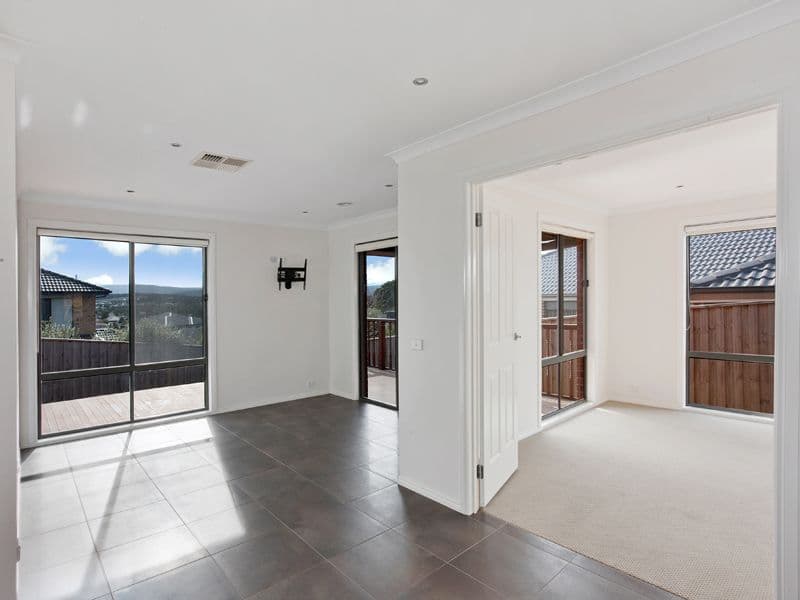 14 Sugargum Drive, DOREEN VIC 3754, Doreen - Thumbnail 2