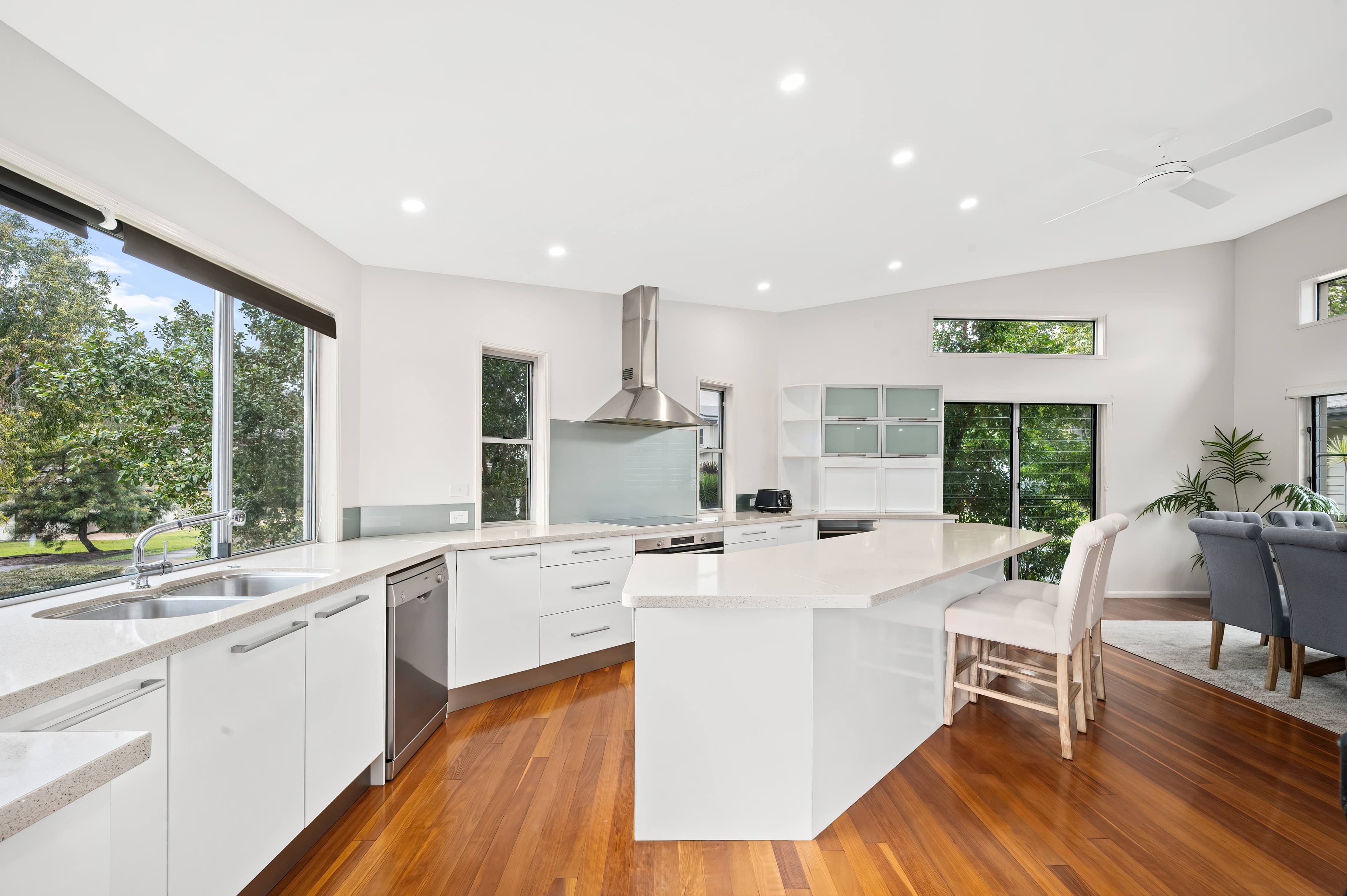 1 Seanna Place, Brookwater QLD 4300, Brookwater - Thumbnail 3