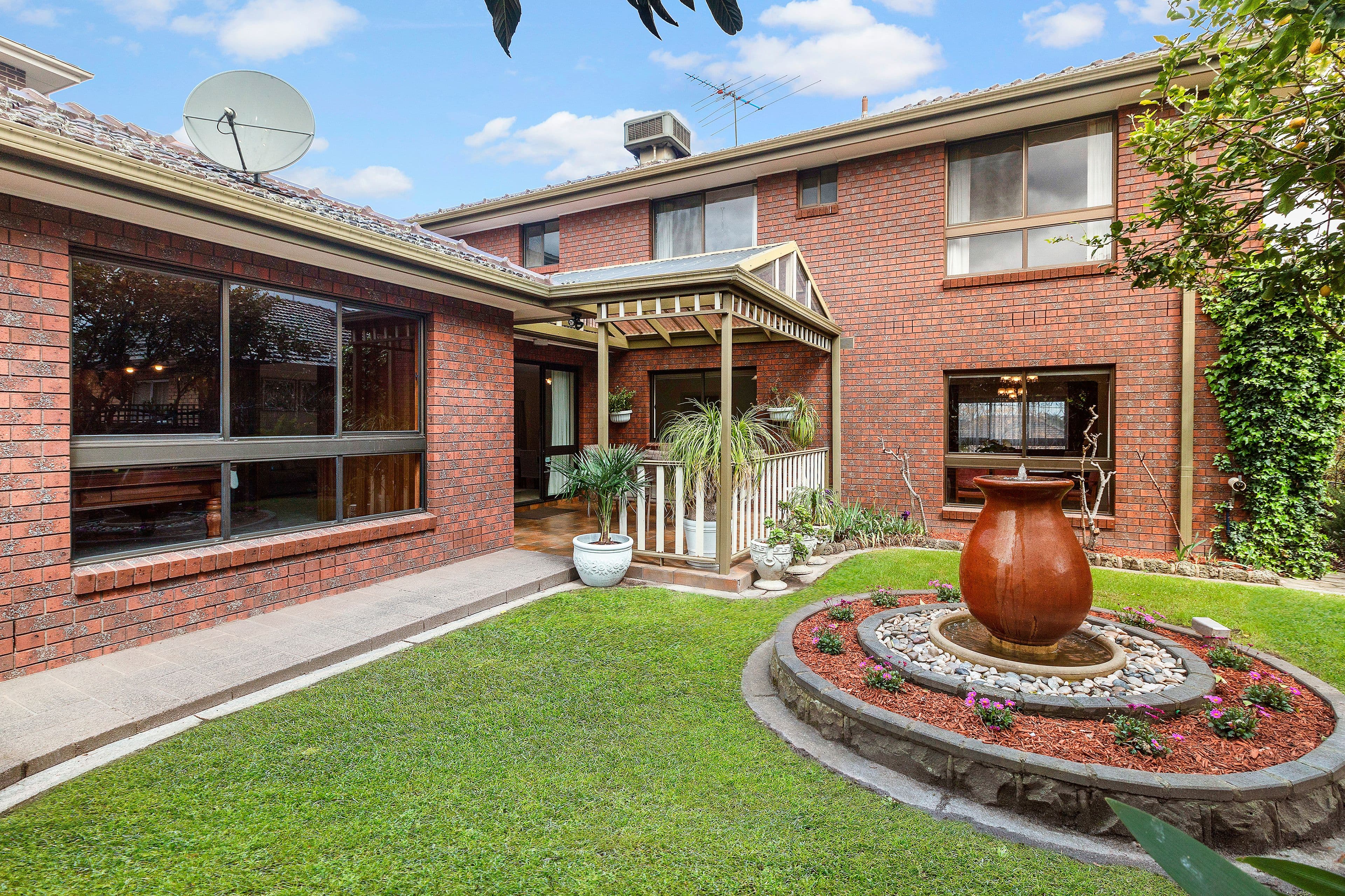 20 Stapley Crescent, Chadstone VIC 3148, Chadstone - Thumbnail 2