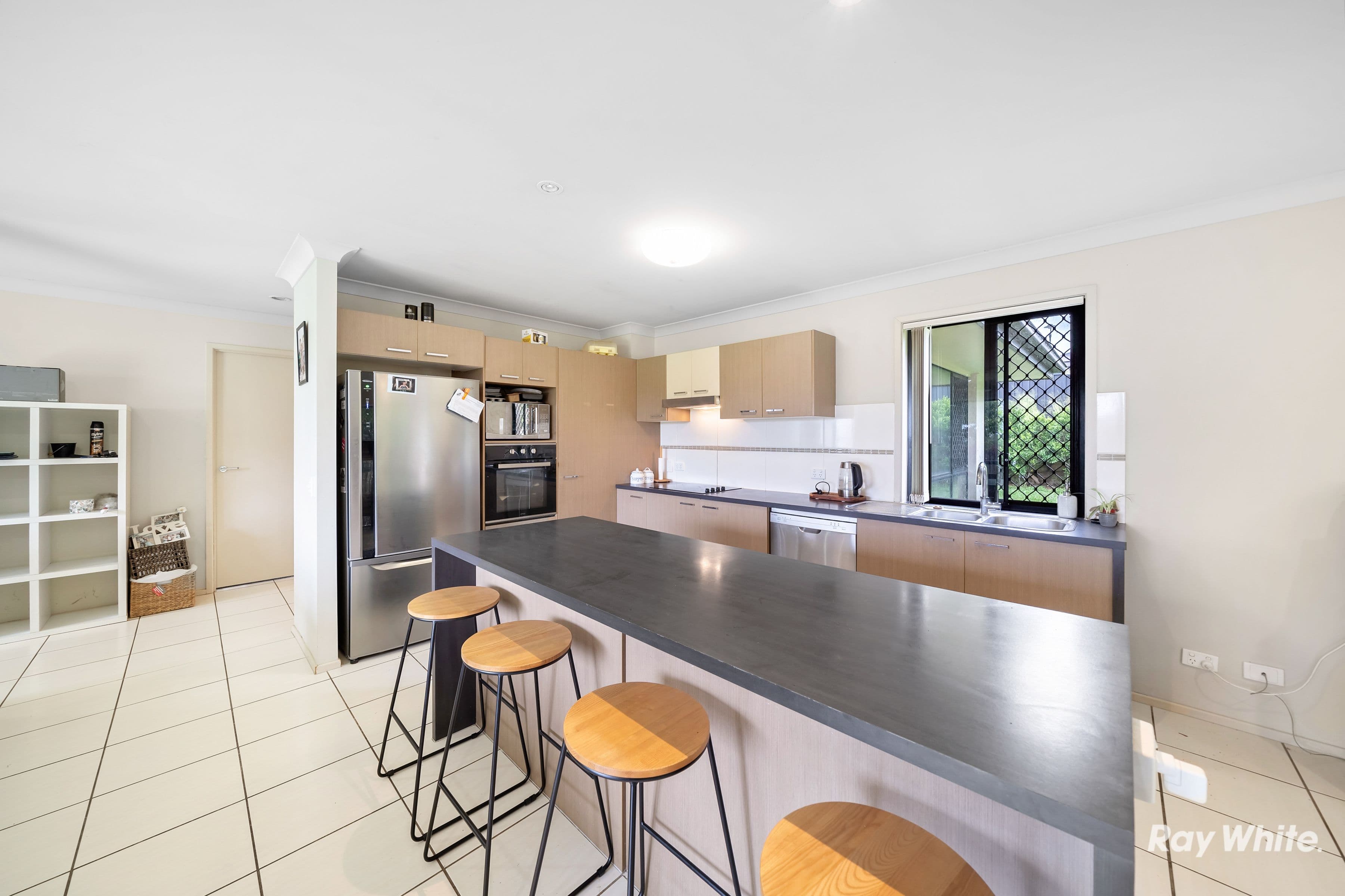 21 Aqua Crescent, Redland Bay QLD 4165, Redland Bay - Thumbnail 4