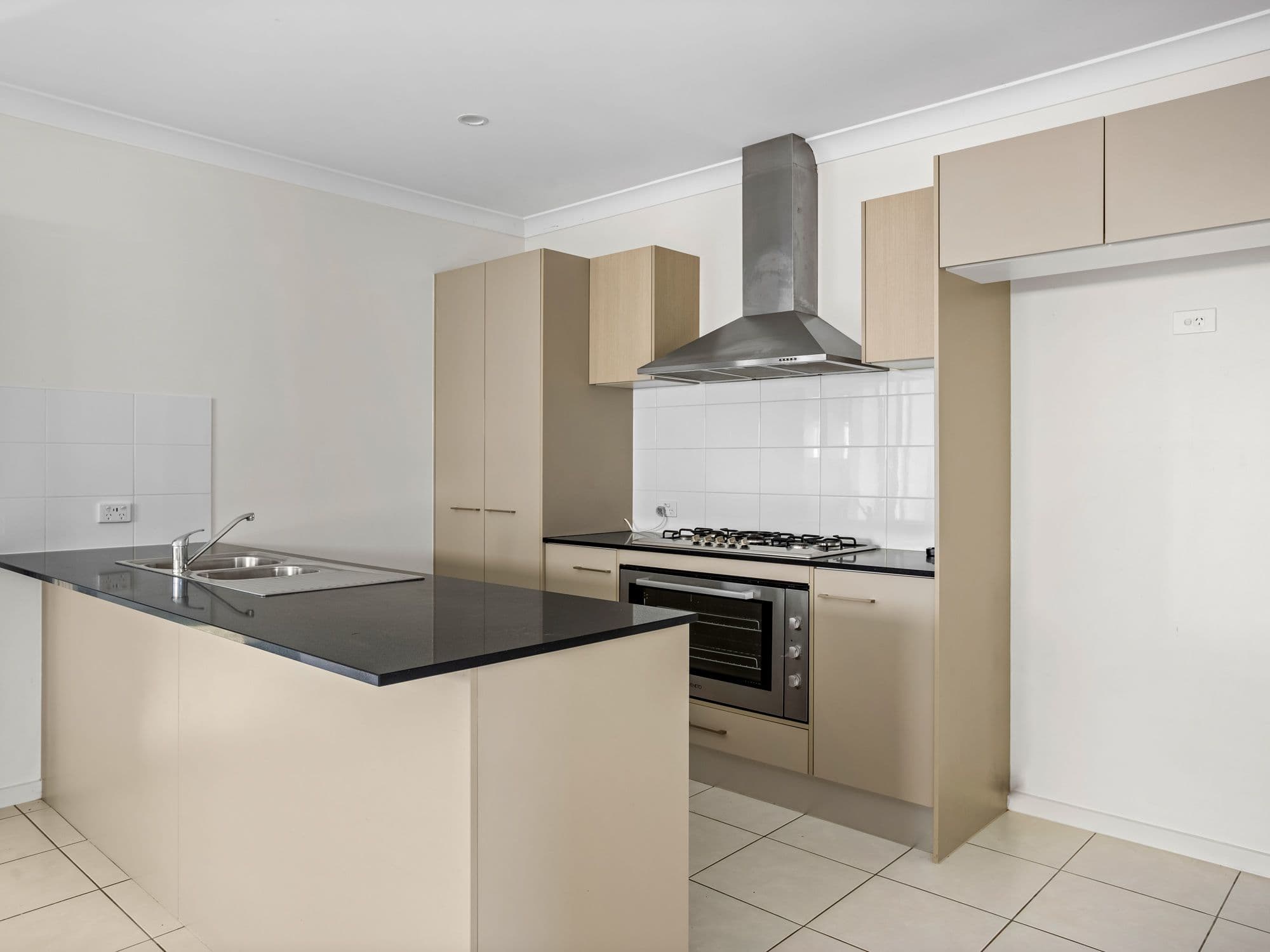 27 Lahey Cove, Coomera QLD 4209, Coomera - Thumbnail 2