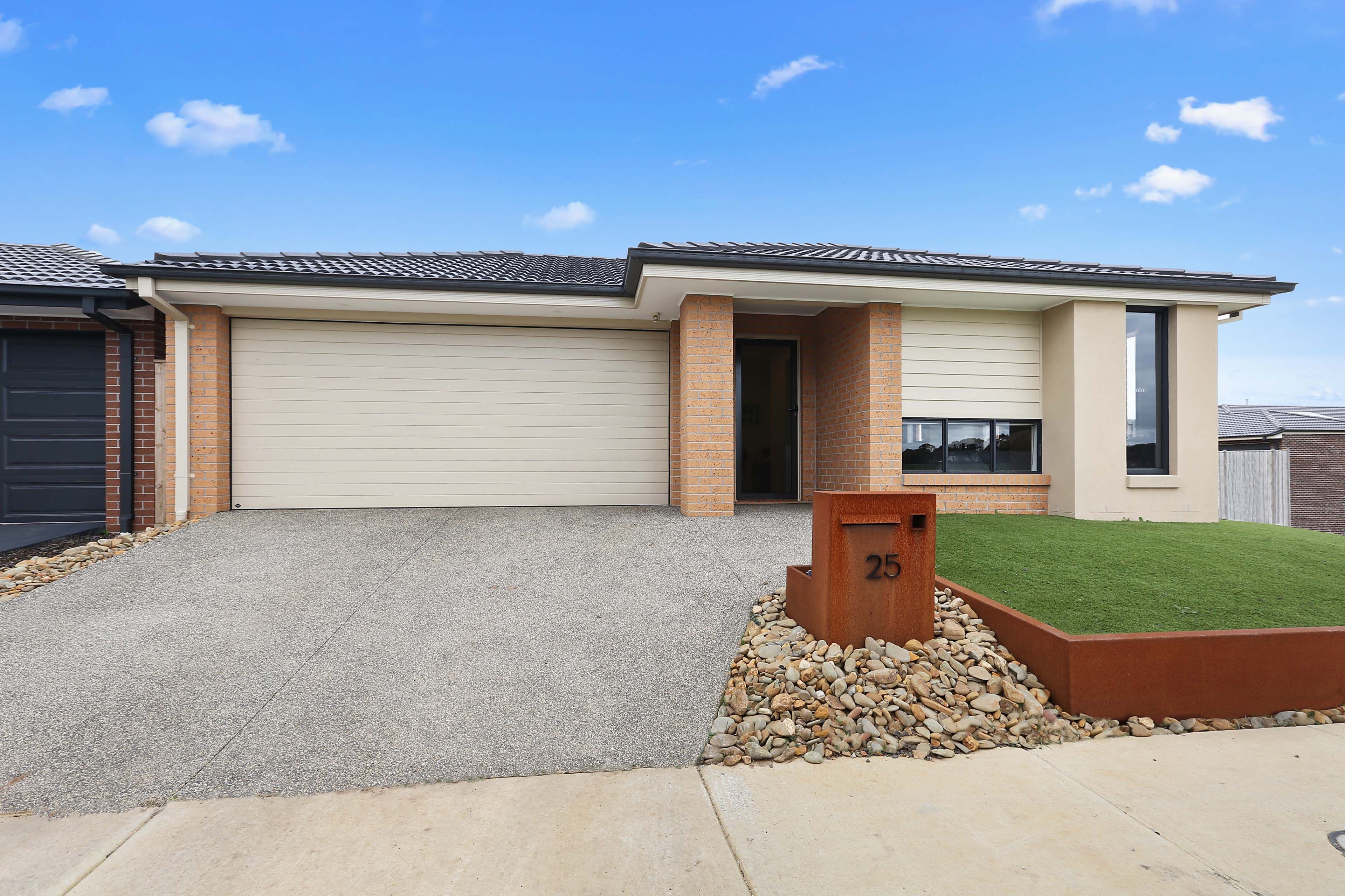 25 Everton Crescent, CHARLEMONT VIC 3217, Charlemont - Image 1
