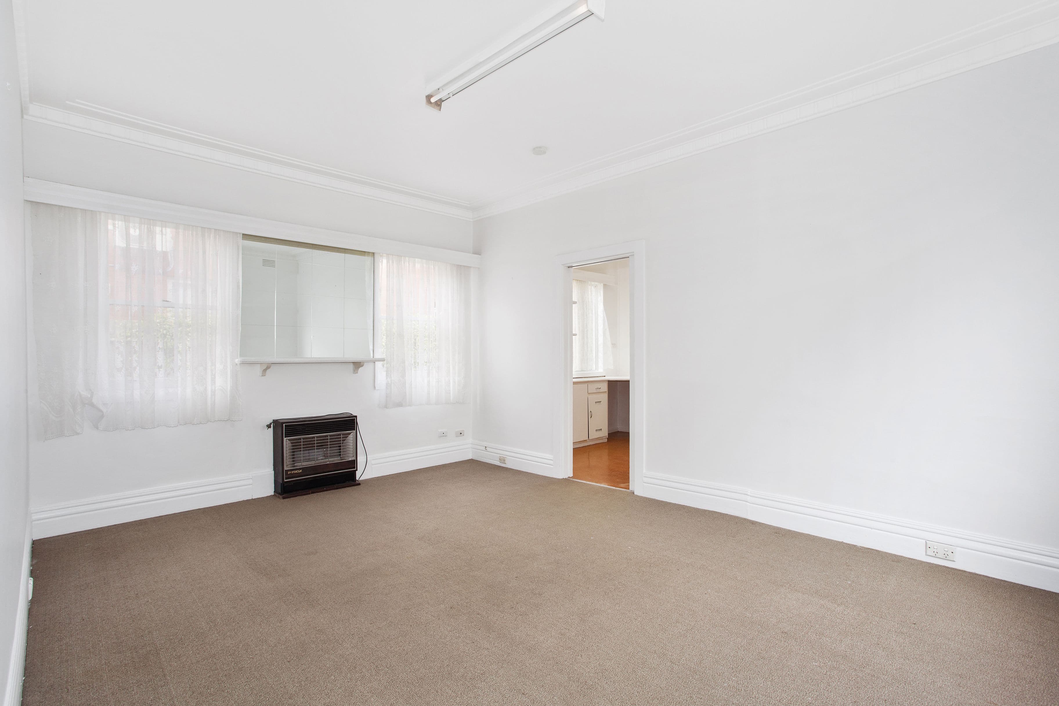 10 Walnut Street, Carnegie VIC 3163, Carnegie - Thumbnail 2