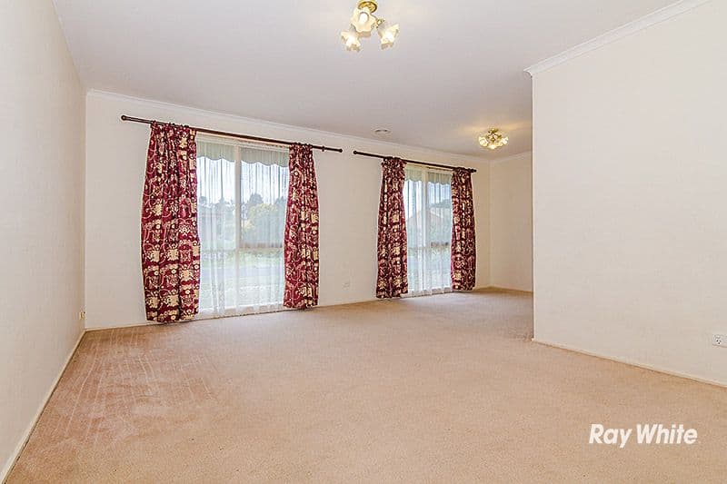19 Eliza Street, CRANBOURNE NORTH VIC 3977, Cranbourne North - Thumbnail 2