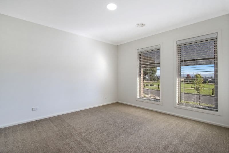 22 Ruthven Circuit, Wodonga VIC 3690, Wodonga - Thumbnail 2