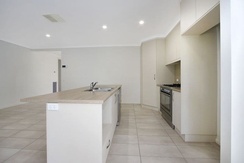 22 Ruthven Circuit, Wodonga VIC 3690, Wodonga - Thumbnail 7