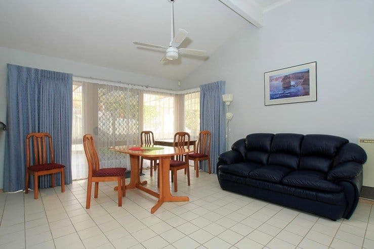 28  Cathies Lane, WANTIRNA SOUTH VIC 3152, Wantirna South - Thumbnail 4