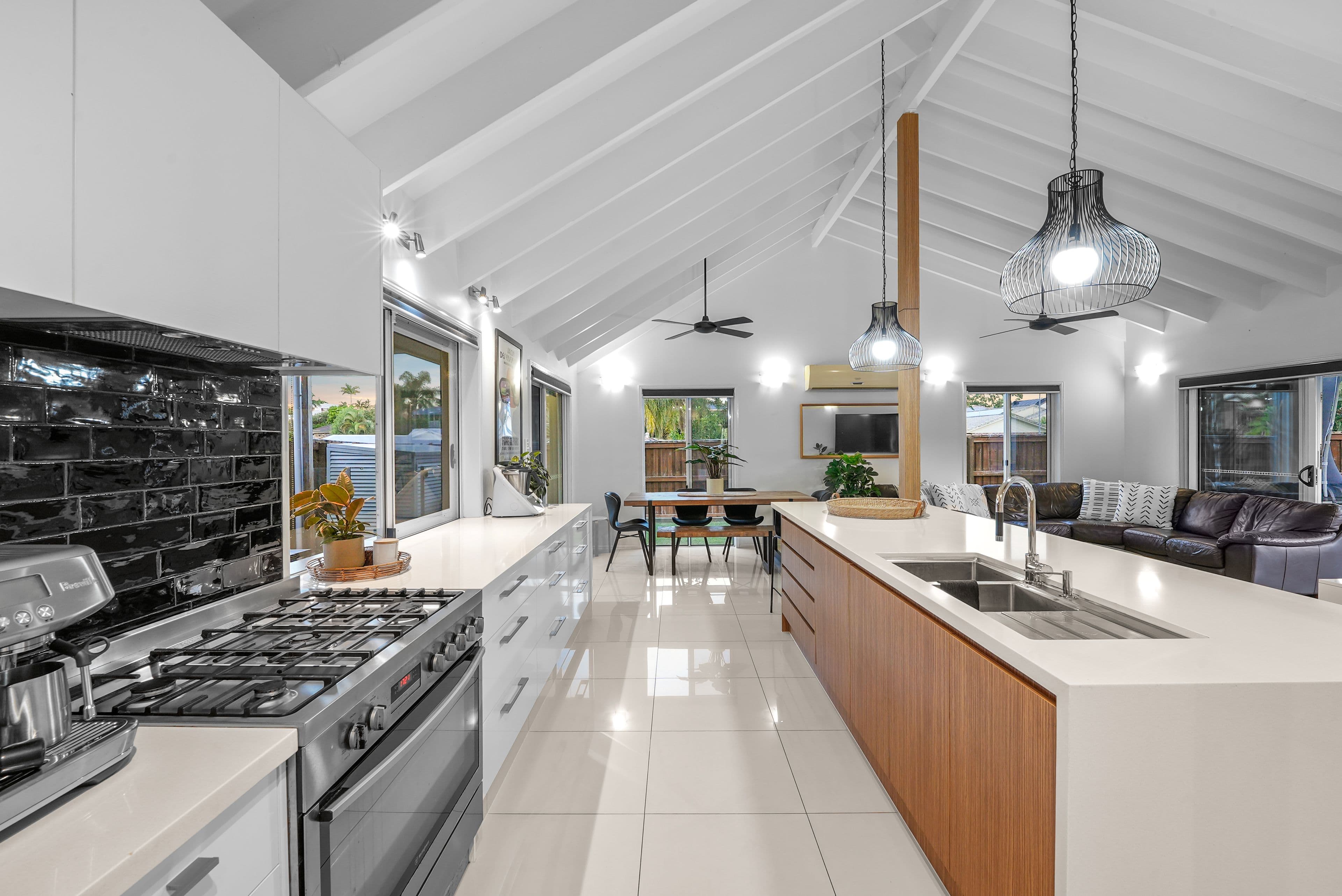 1 Tee Place, Arundel QLD 4214, Arundel - Thumbnail 2