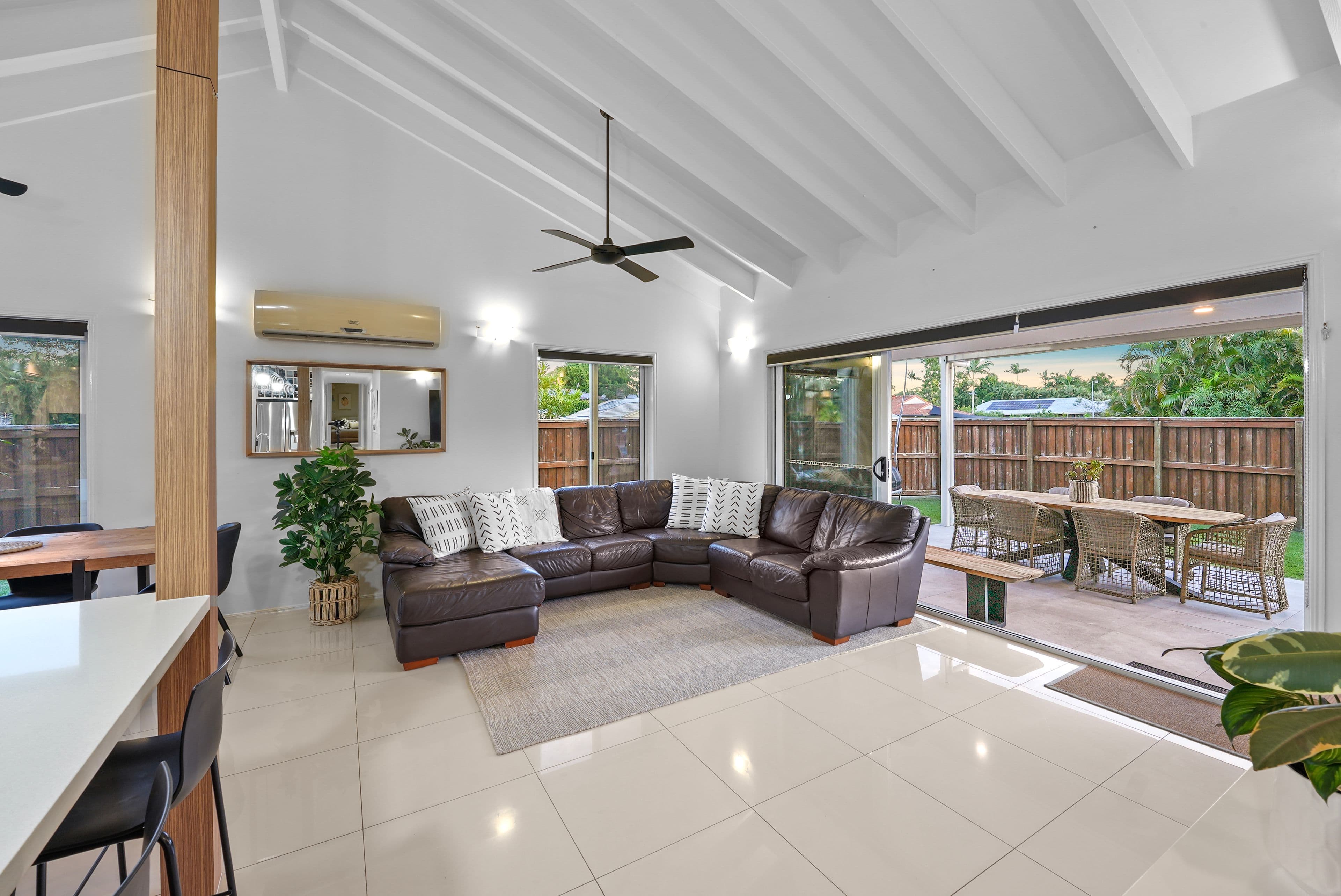 1 Tee Place, Arundel QLD 4214, Arundel - Thumbnail 7