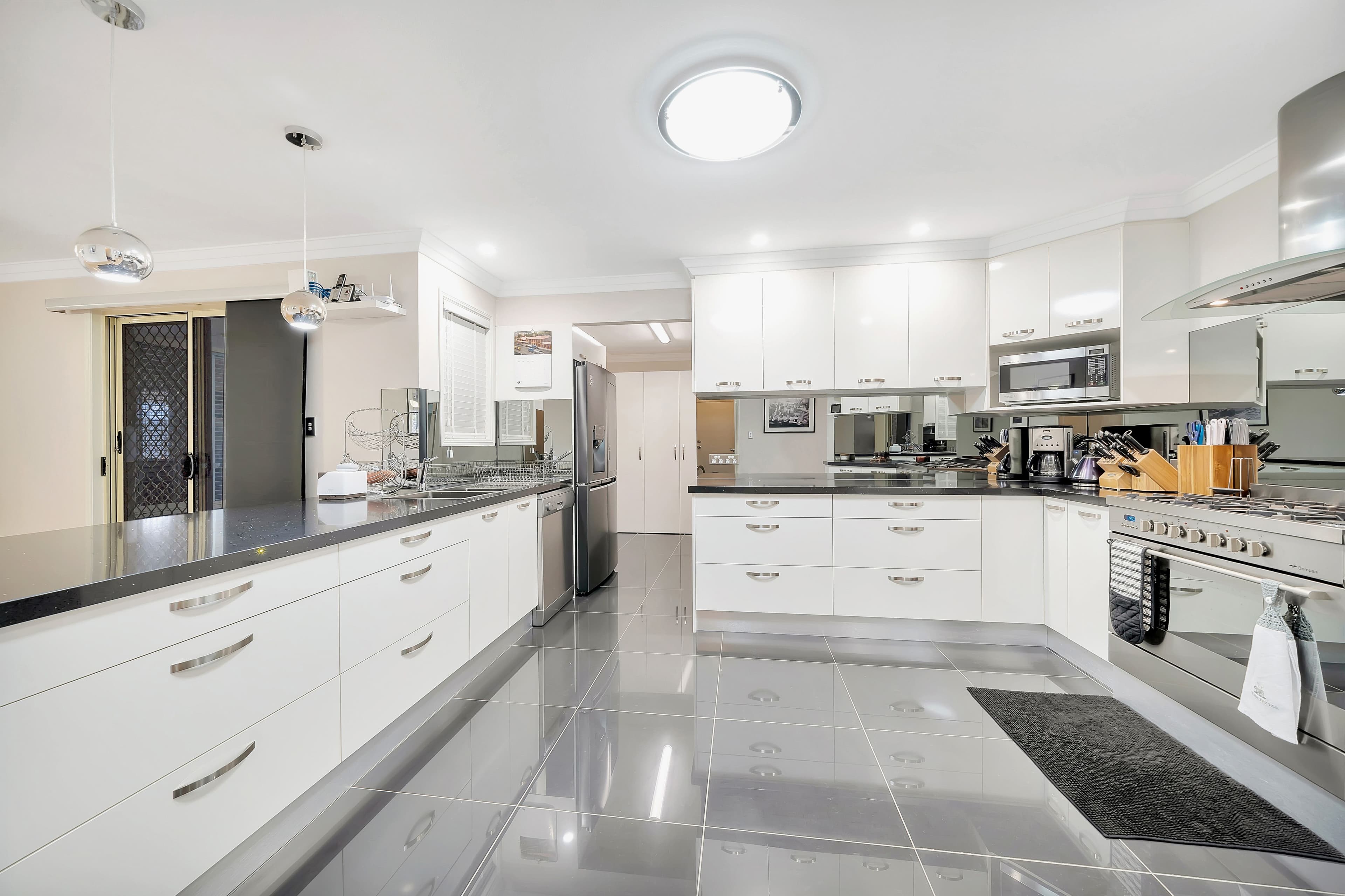 6 Vedders Drive, Heritage Park QLD 4118, Heritage Park - Thumbnail 4
