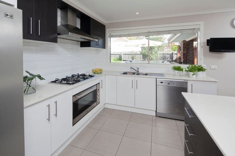 3 Dunmore Close, Langwarrin VIC 3910, Langwarrin - Thumbnail 2