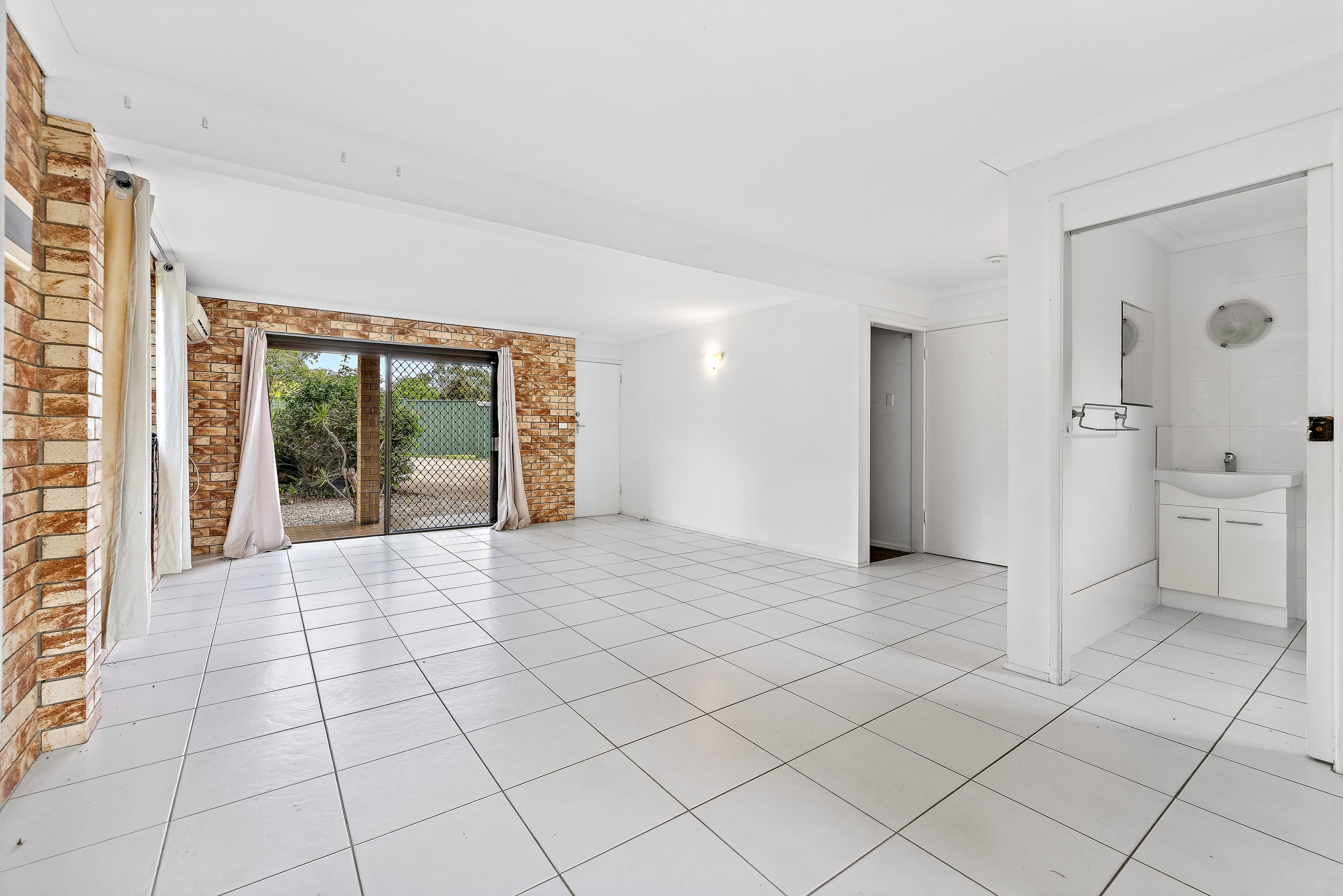 135 Barbaralla Drive, Springwood QLD 4127, Springwood - Thumbnail 7