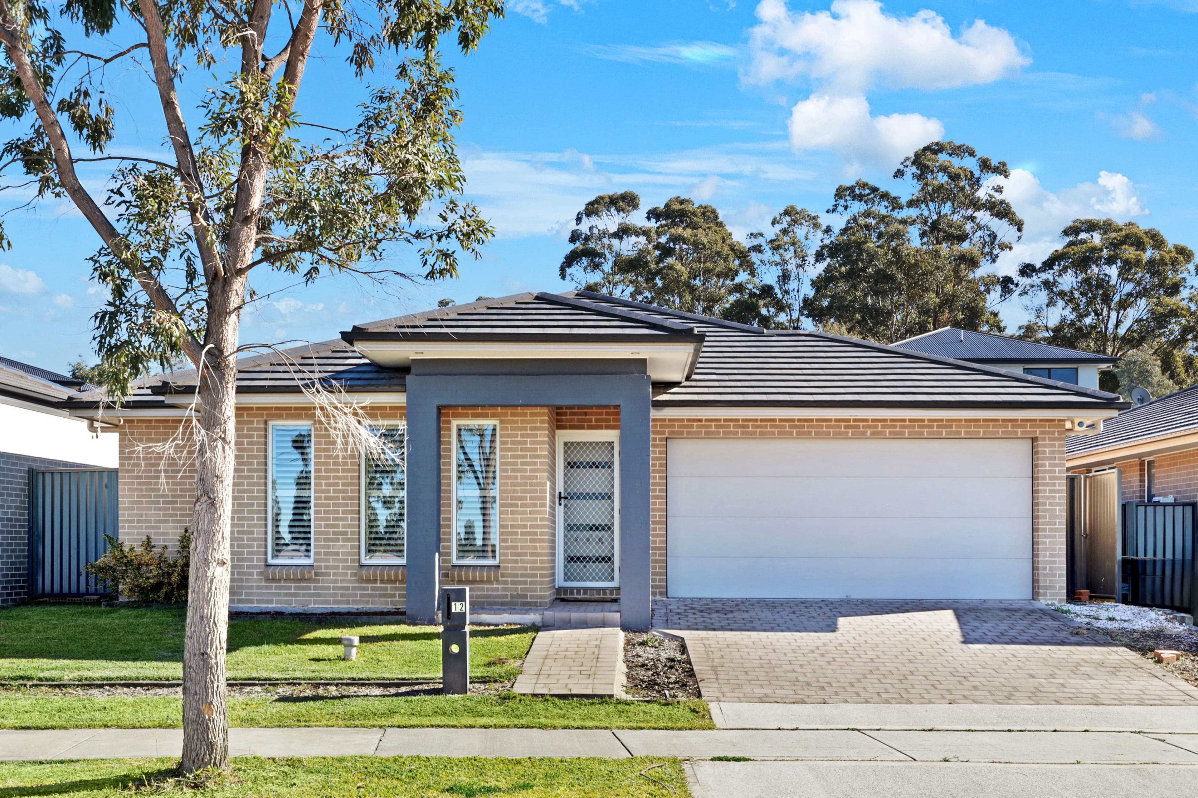12 Garrison Road, JORDAN SPRINGS NSW 2747, Jordan Springs - Thumbnail 2