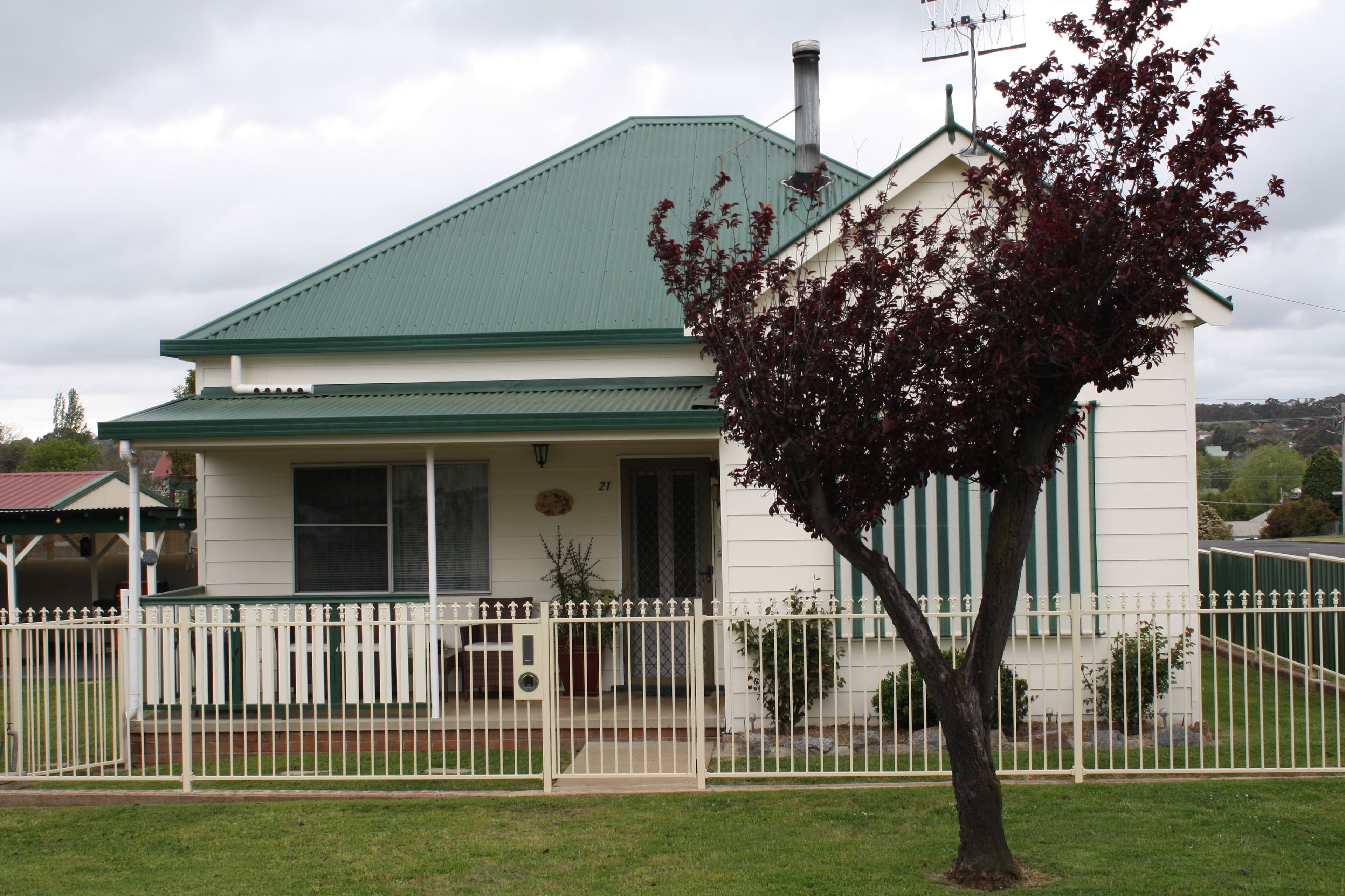 21 Macquarie Street, Glen Innes - Image 1