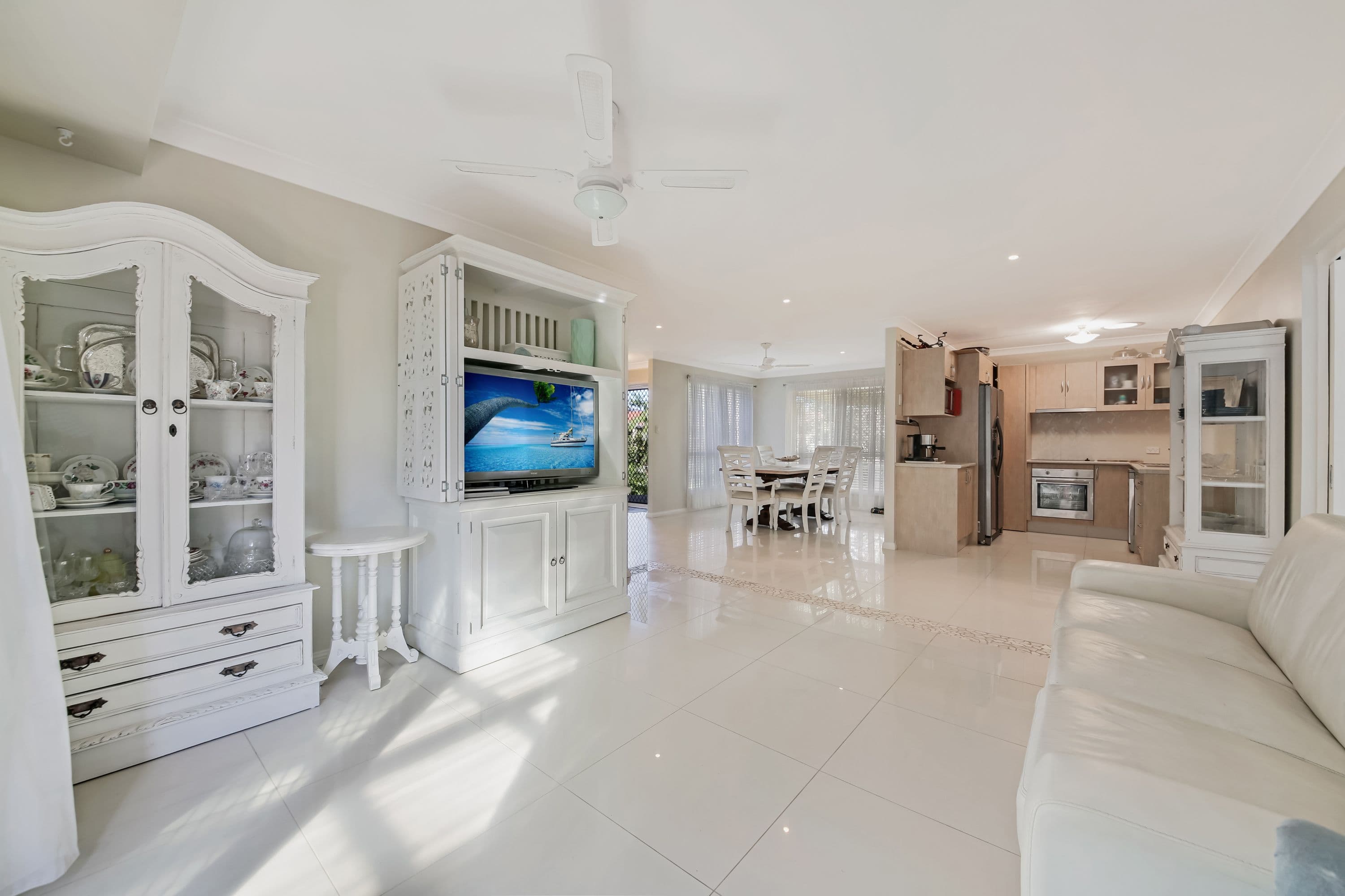 4 Millswyn Court, Carrara QLD 4211, Carrara - Thumbnail 3