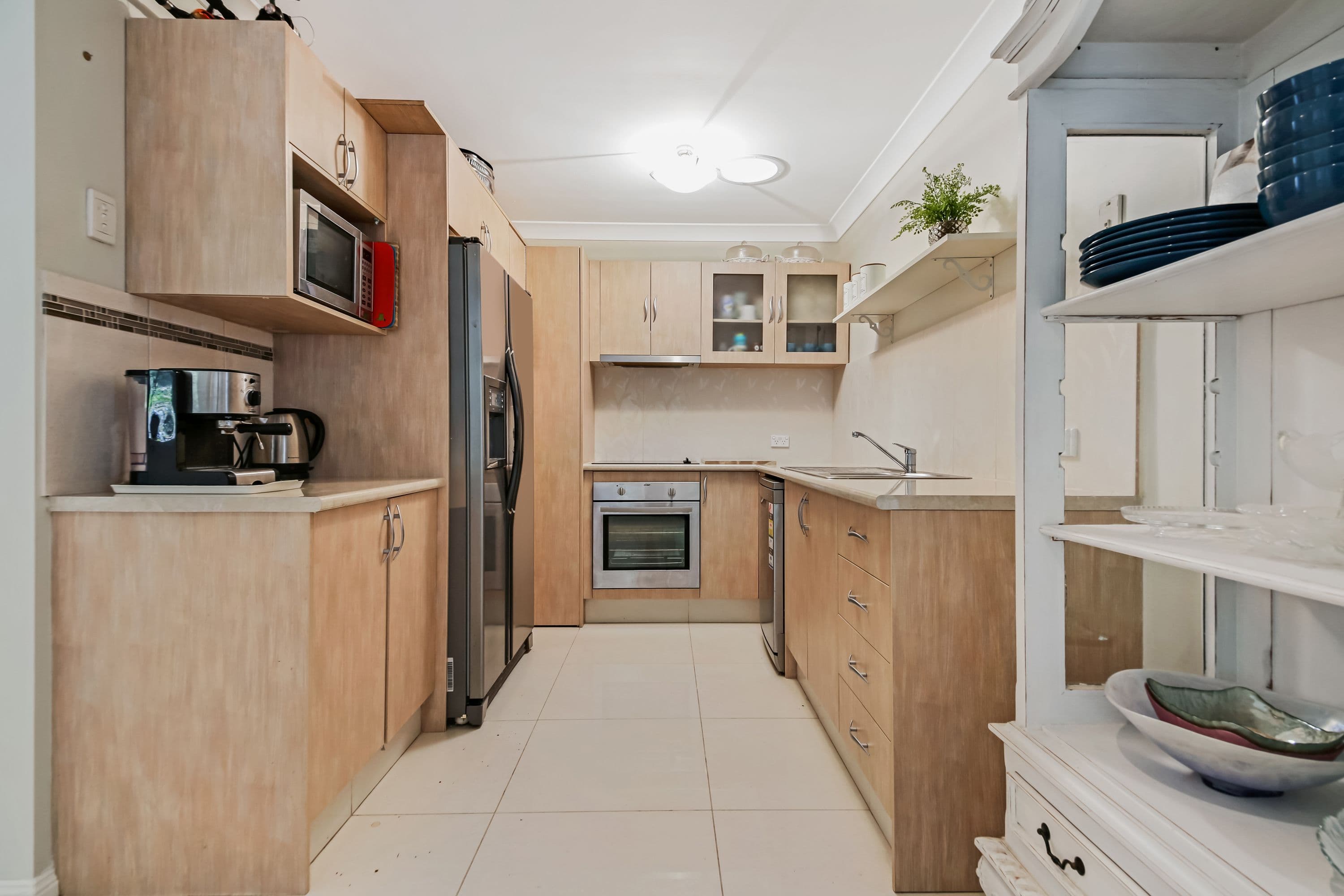 4 Millswyn Court, Carrara QLD 4211, Carrara - Thumbnail 8
