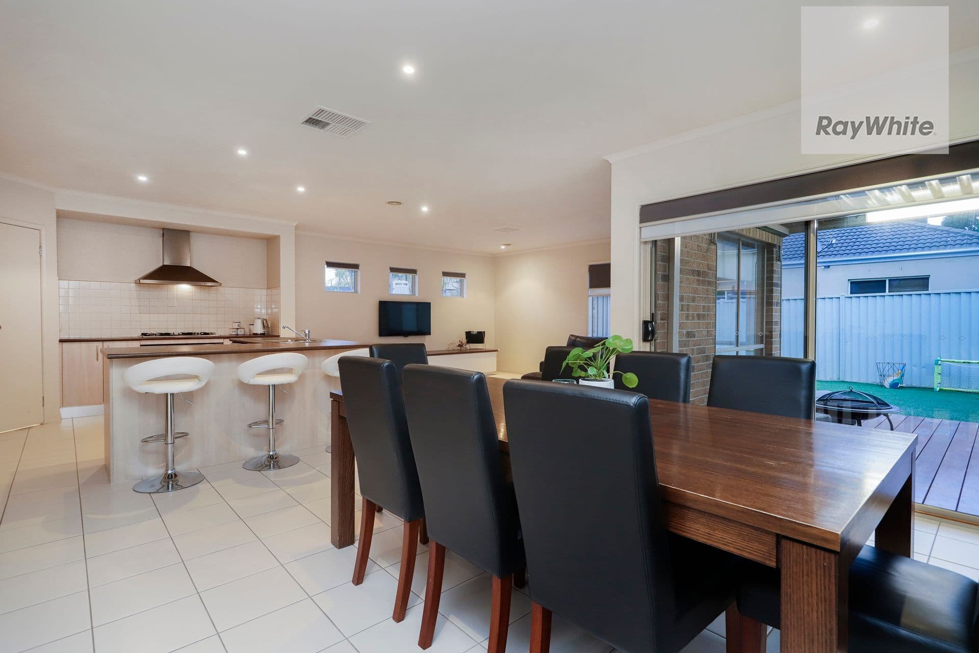 4 Aldercress Close, Craigieburn VIC 3064, Craigieburn - Thumbnail 5