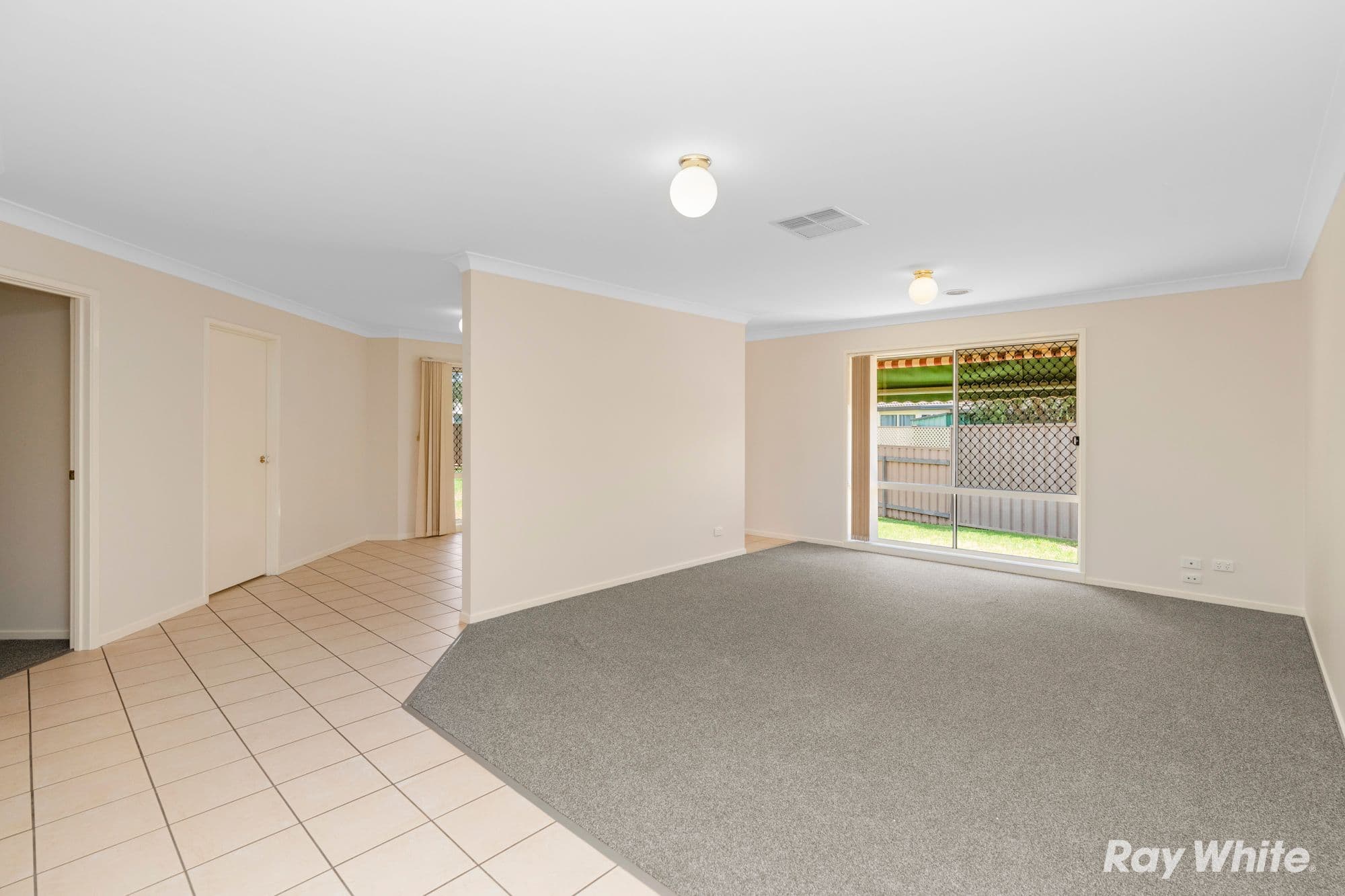19 Kimba Drive, Glenfield Park NSW 2650, Glenfield Park - Thumbnail 2