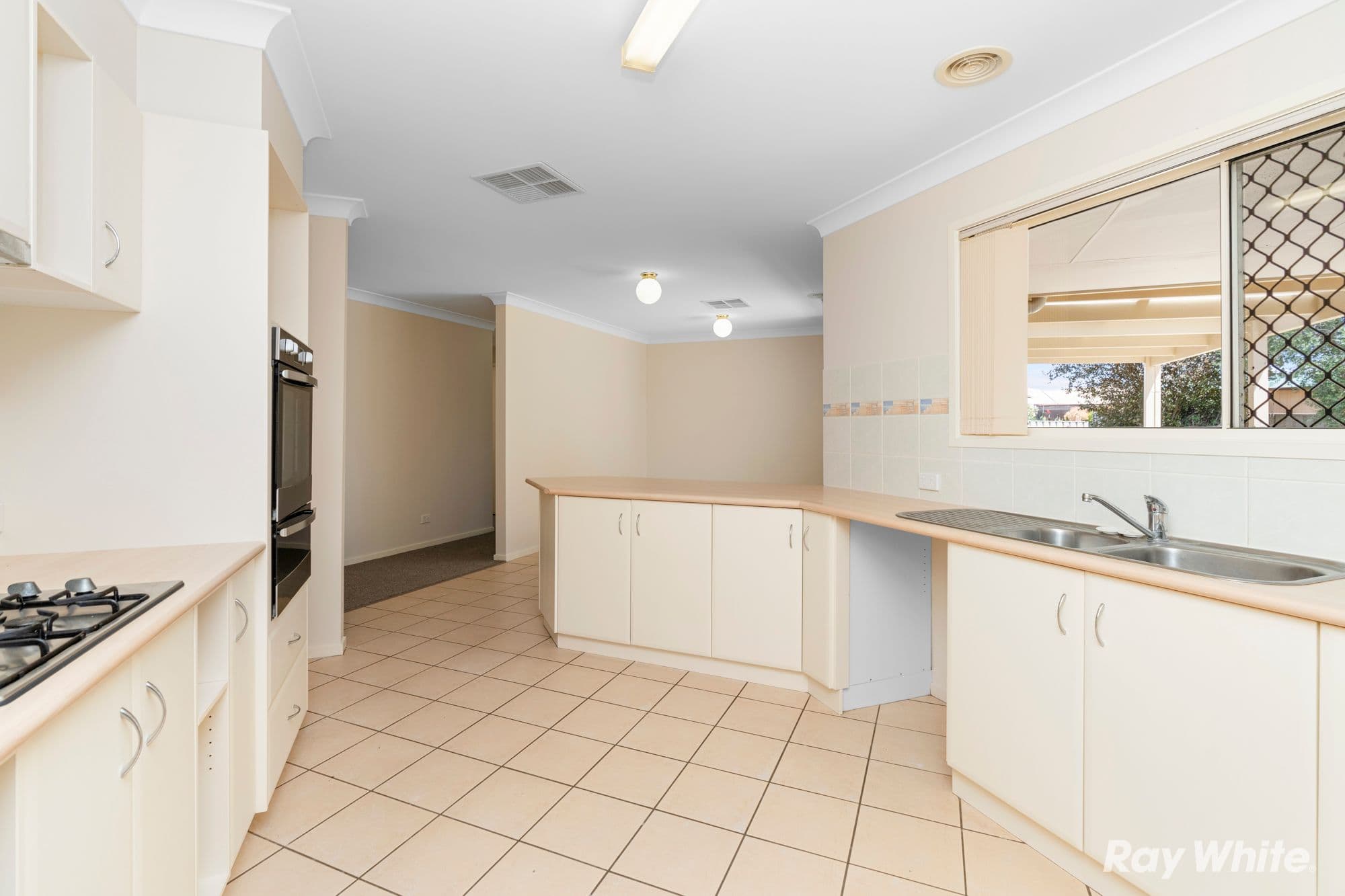 19 Kimba Drive, Glenfield Park NSW 2650, Glenfield Park - Thumbnail 3