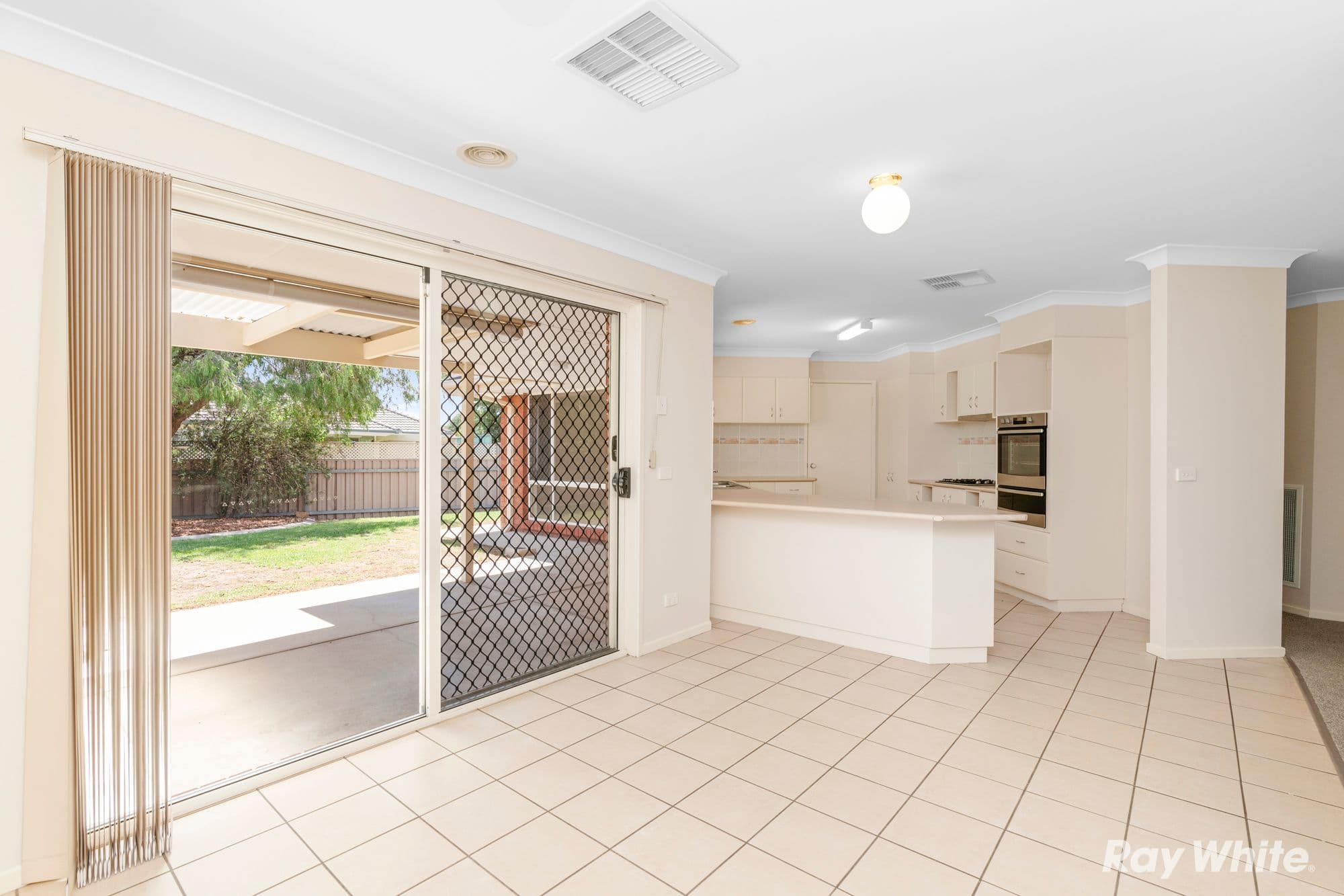 19 Kimba Drive, Glenfield Park NSW 2650, Glenfield Park - Thumbnail 5