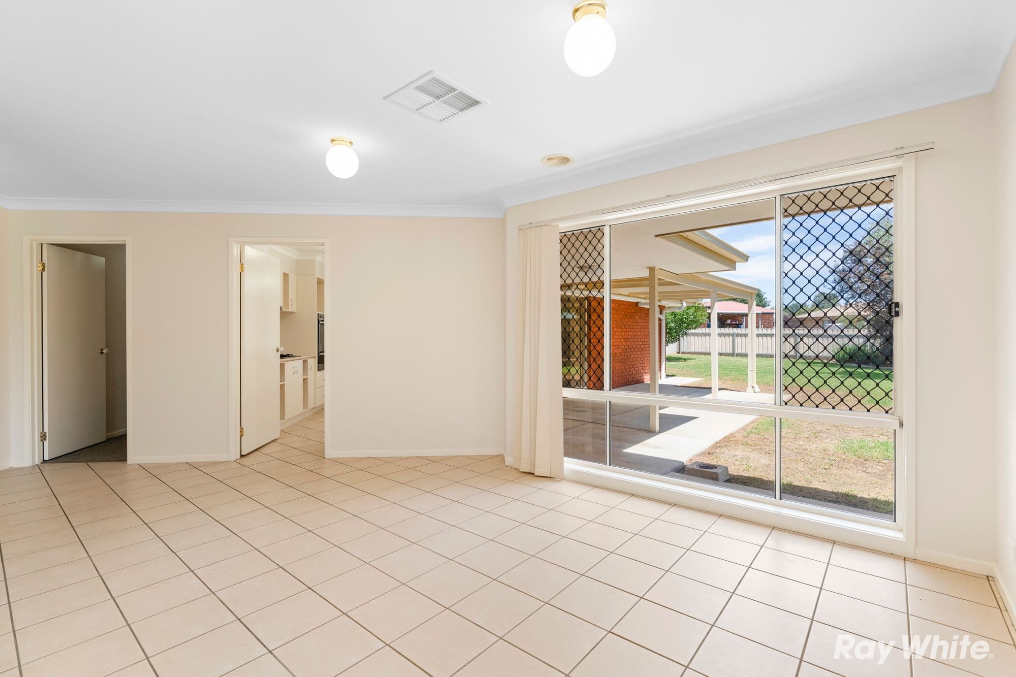 19 Kimba Drive, Glenfield Park NSW 2650, Glenfield Park - Thumbnail 6