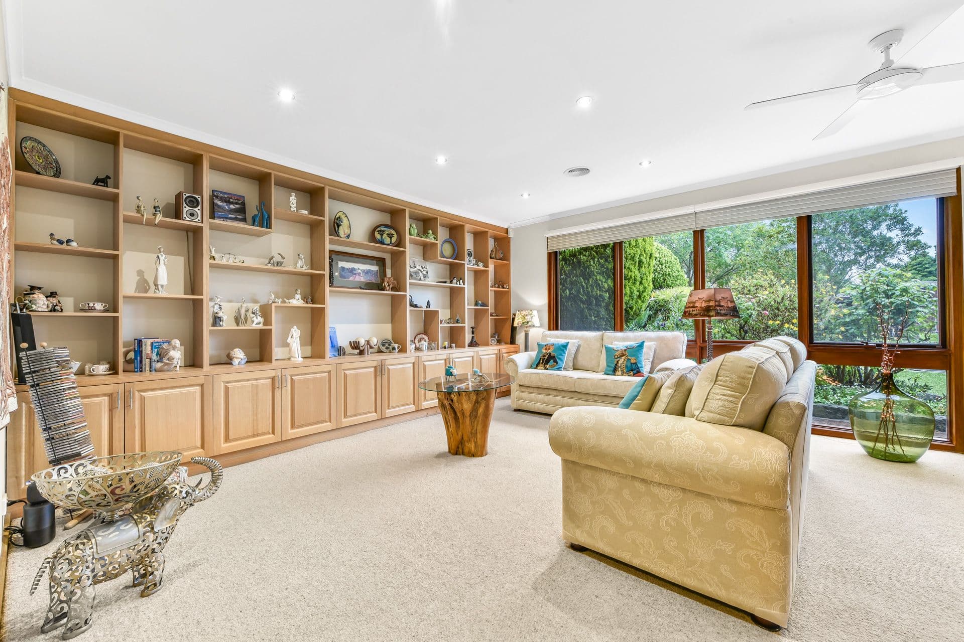 12 Rowitta Drive, Glen Waverley VIC 3150, Glen Waverley - Thumbnail 2