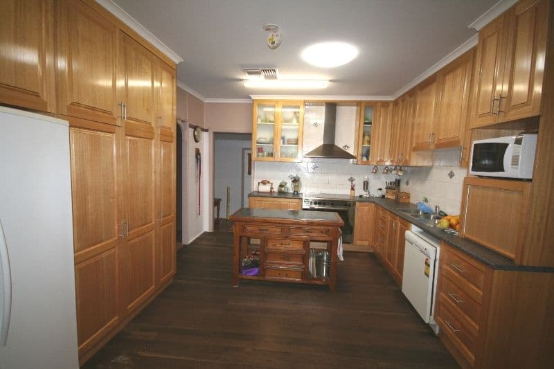 98  Kariboe Street, BILOELA QLD 4715, Biloela - Thumbnail 6
