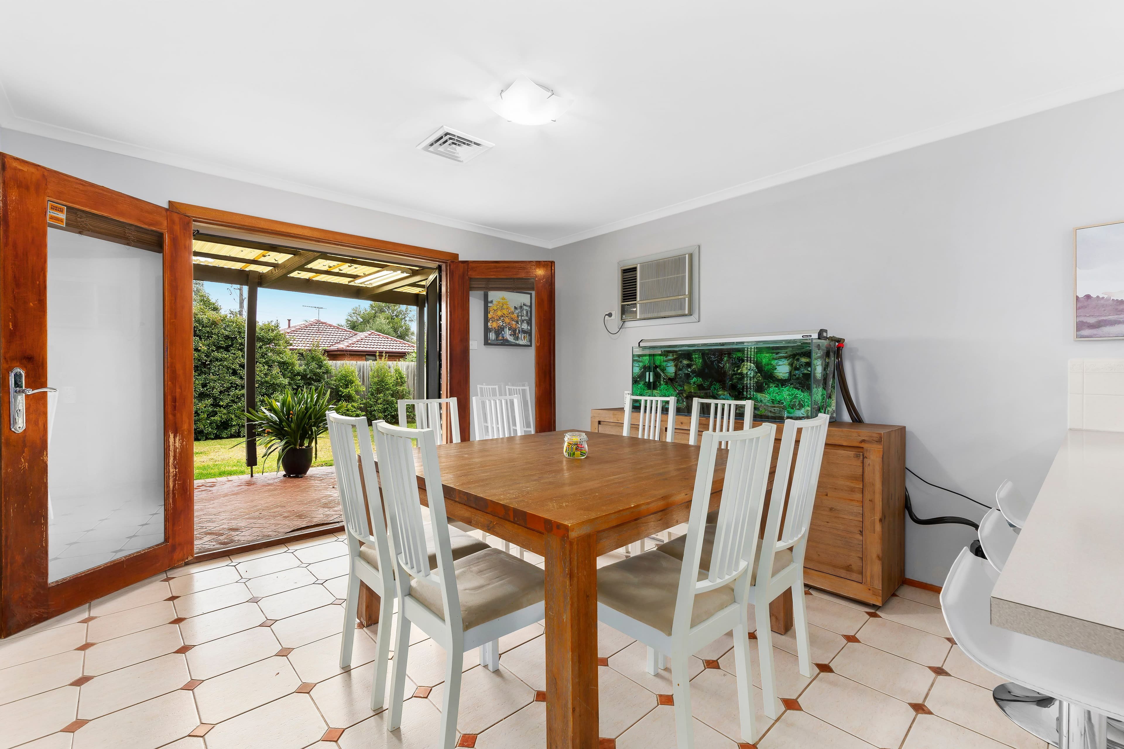 5 Bronsdon Court, Mill Park VIC 3082, Mill Park - Thumbnail 3