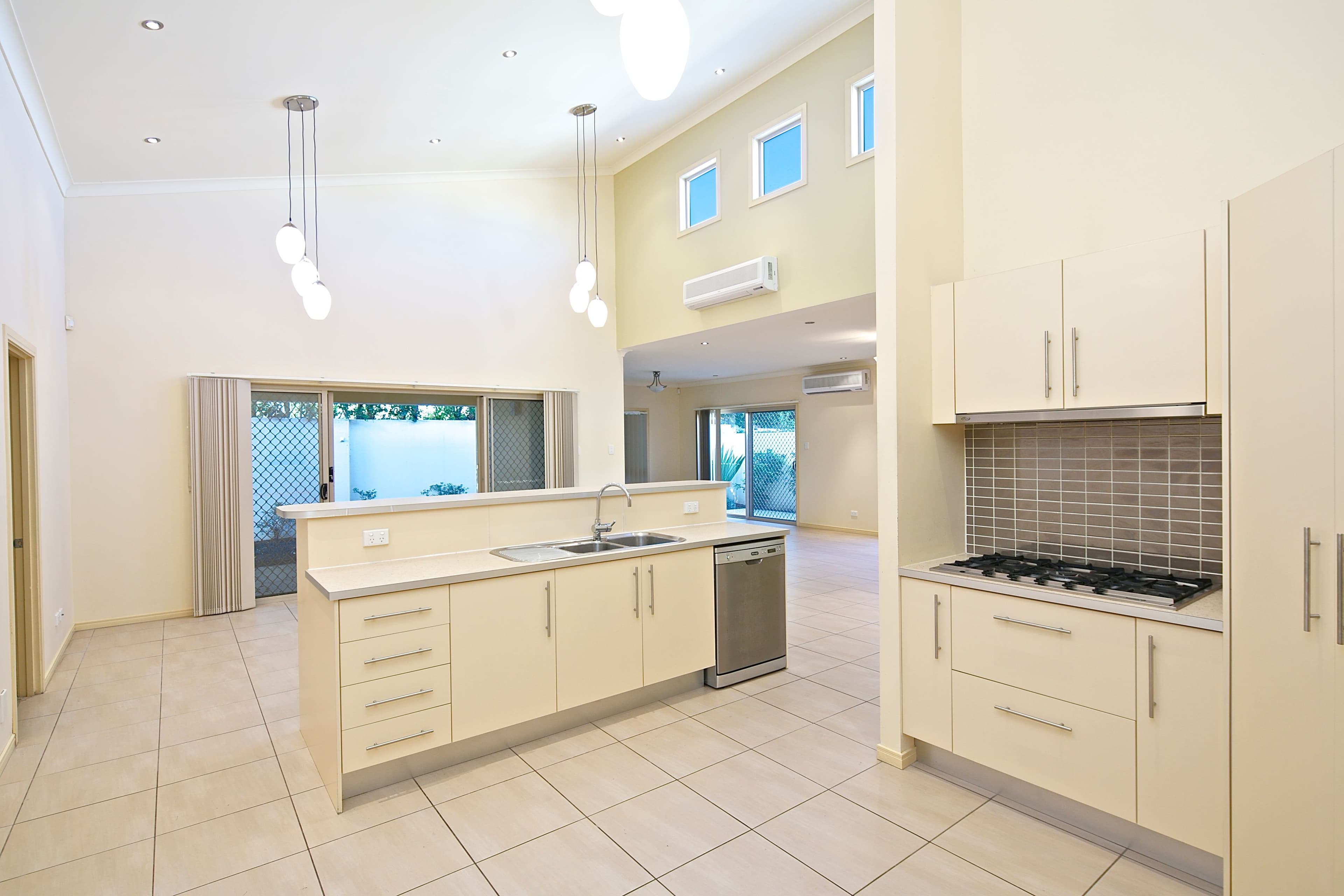 73 East Quay Drive, Biggera Waters QLD 4216, Biggera Waters - Thumbnail 6