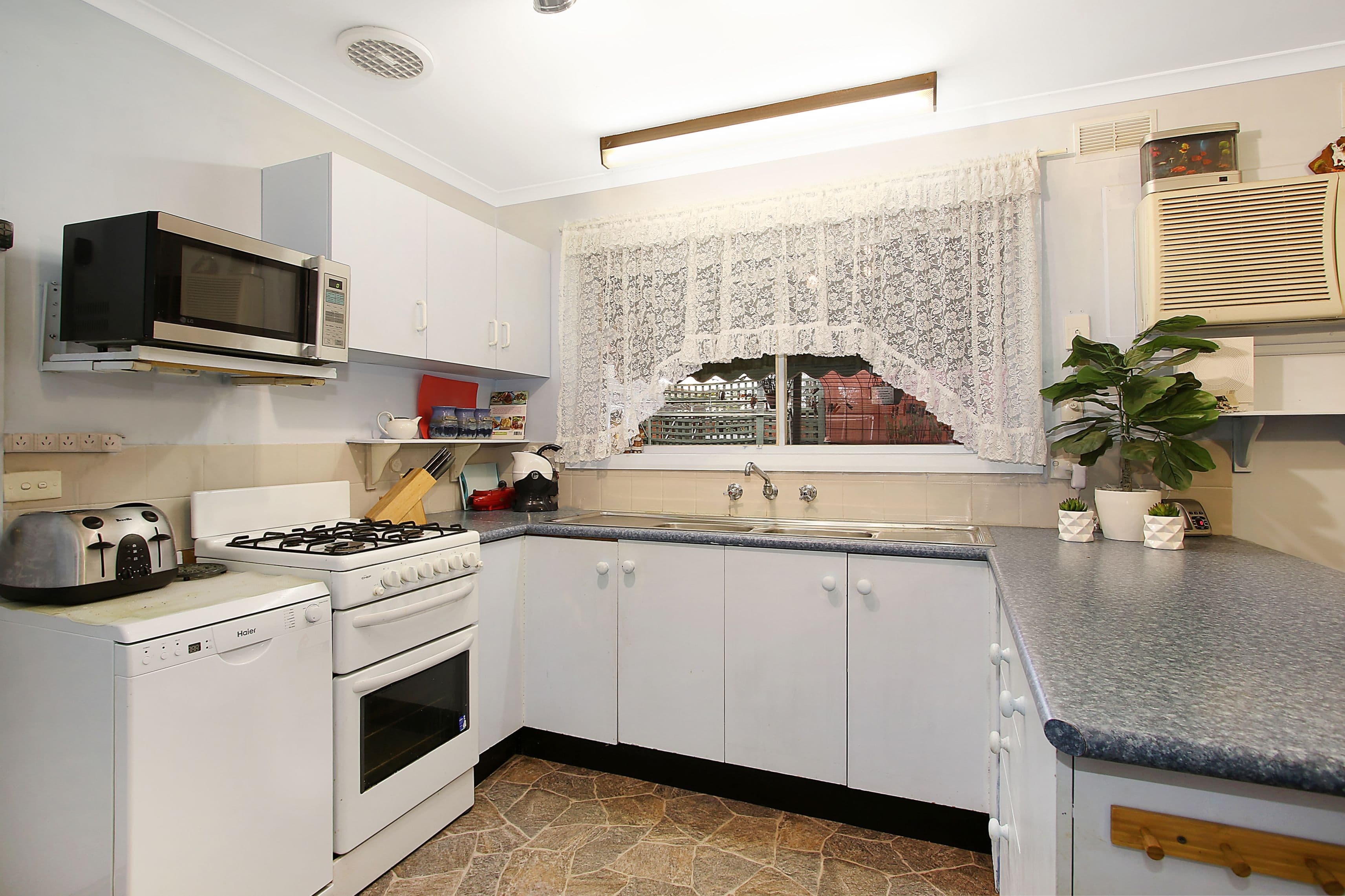 29 Gayview Drive, West Wodonga VIC 3690, West Wodonga - Thumbnail 4