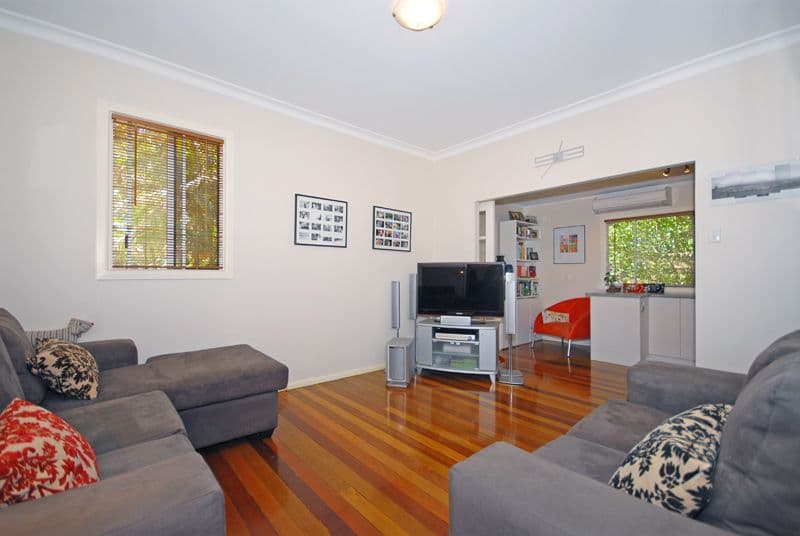 266  Oates Avenue, HOLLAND PARK QLD 4121, Holland Park - Image 1