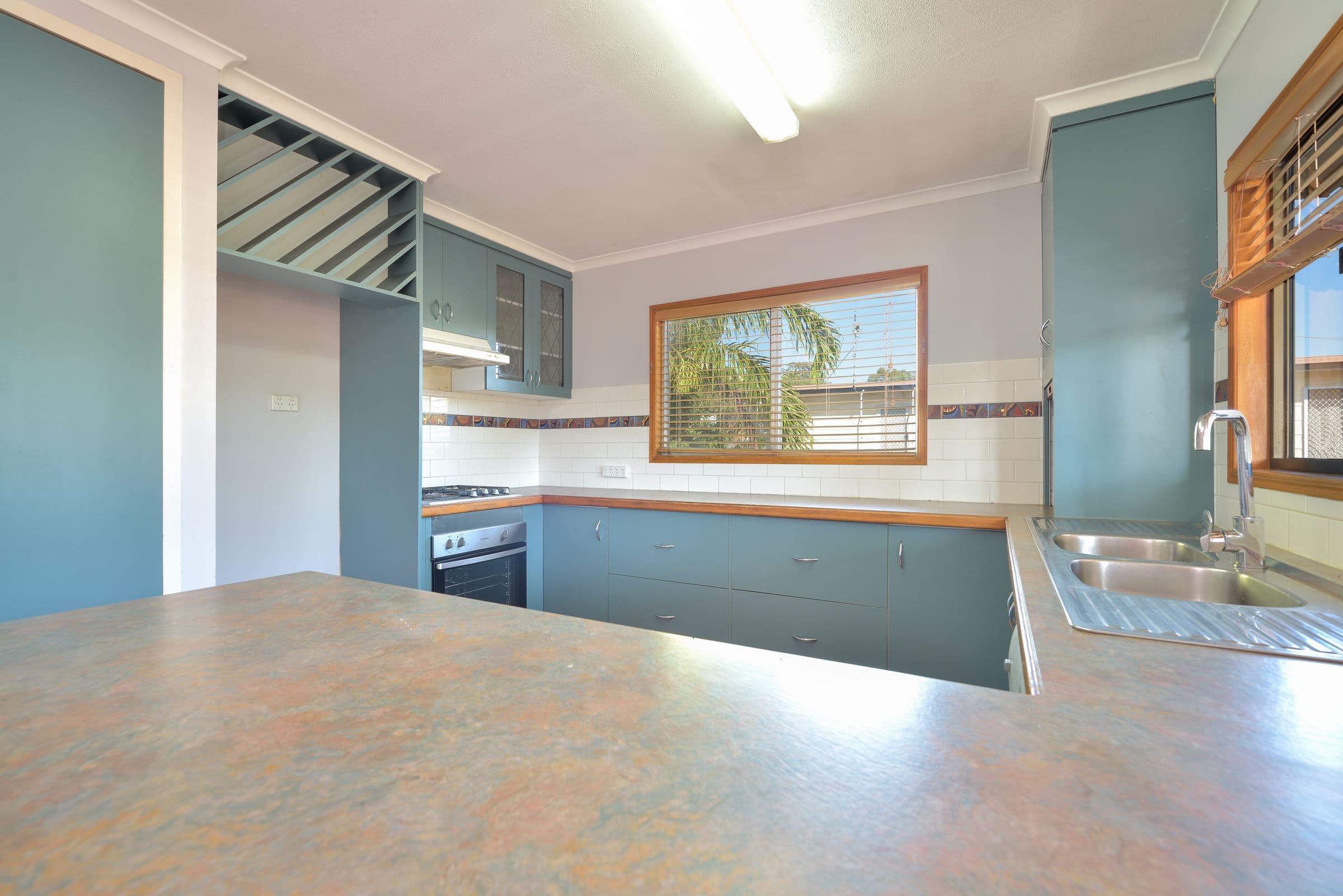 12 Cook Street, West Gladstone QLD 4680, West Gladstone - Thumbnail 4