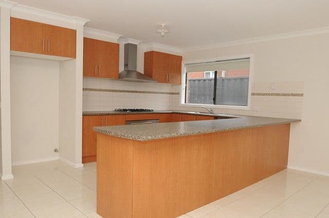 24 Rocky Gate Drive, TRUGANINA VIC 3029, Truganina - Thumbnail 2