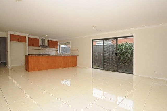 24 Rocky Gate Drive, TRUGANINA VIC 3029, Truganina - Thumbnail 3