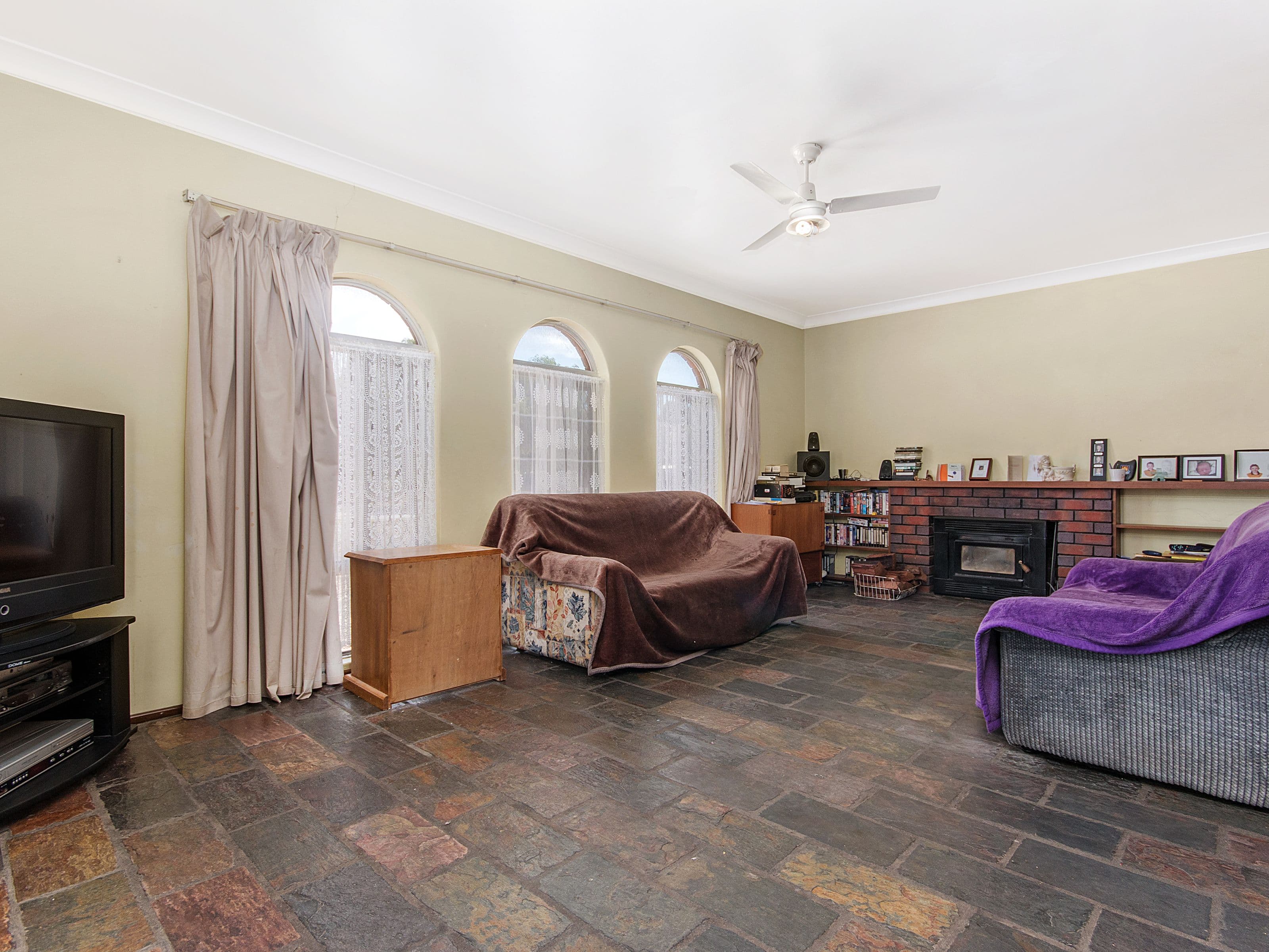 31 Bampton Way, Warnbro WA 6169, Warnbro - Thumbnail 2