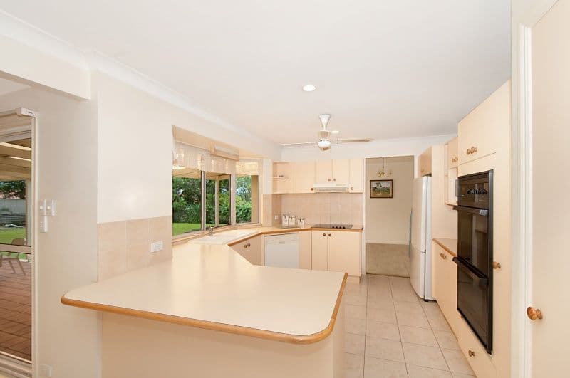 10 Pearson Close, ARUNDEL QLD 4214, Arundel - Thumbnail 3