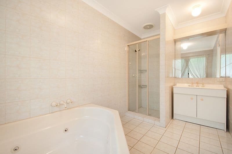 10 Pearson Close, ARUNDEL QLD 4214, Arundel - Thumbnail 6