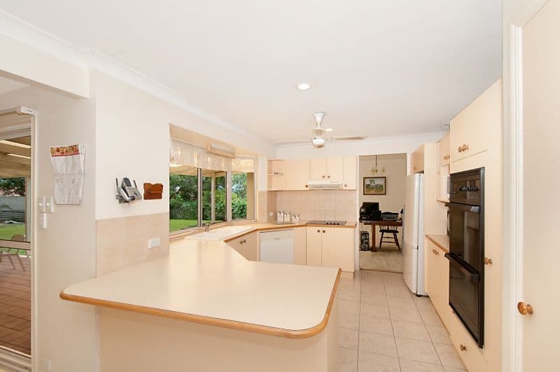 10 Pearson Close, ARUNDEL QLD 4214, Arundel - Thumbnail 8