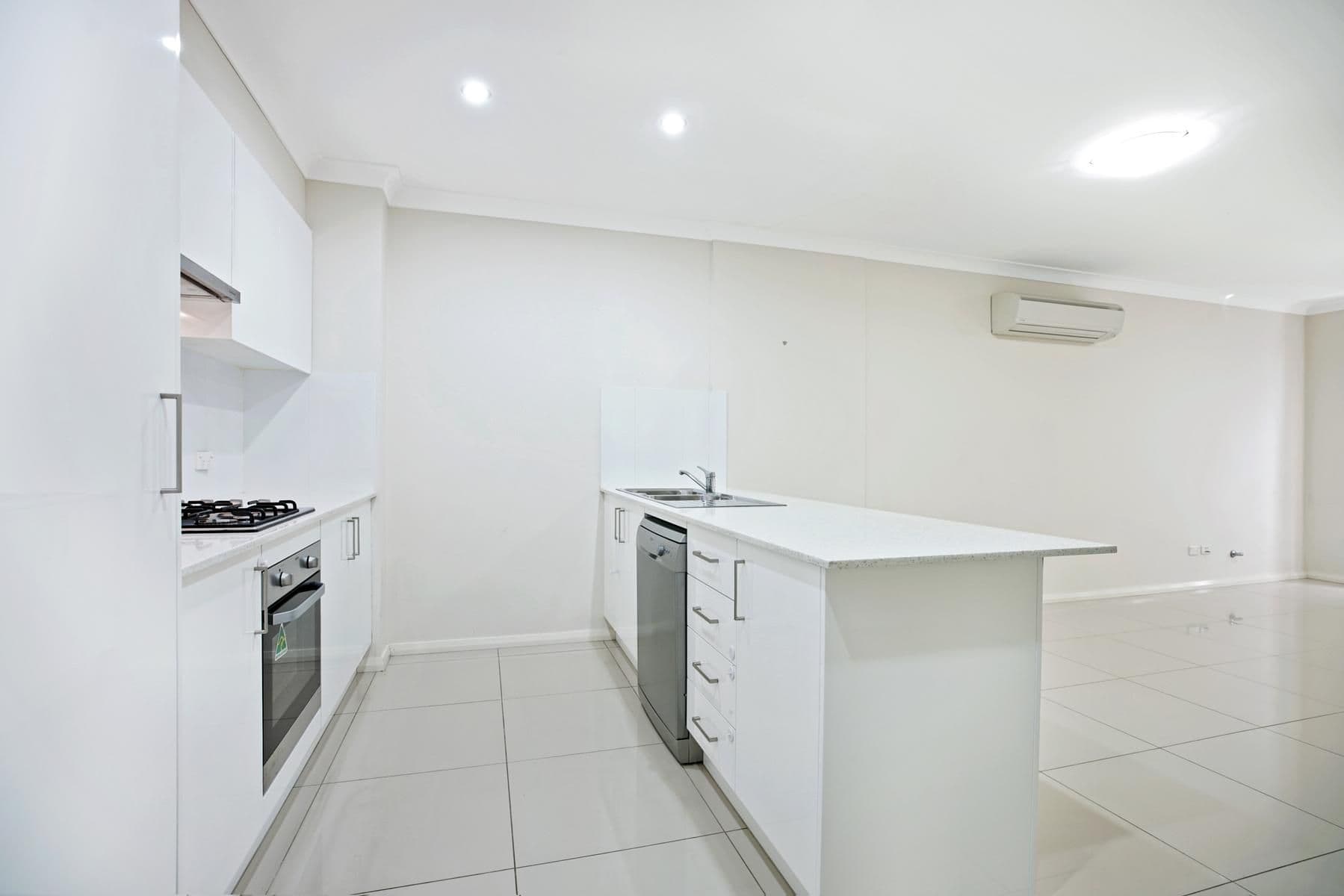 1 Glenmore Ridge Drive, Glenmore Park - Thumbnail 6