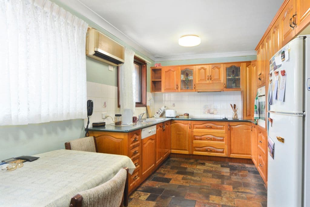 132 The Kingsway, Barrack Heights - Thumbnail 6