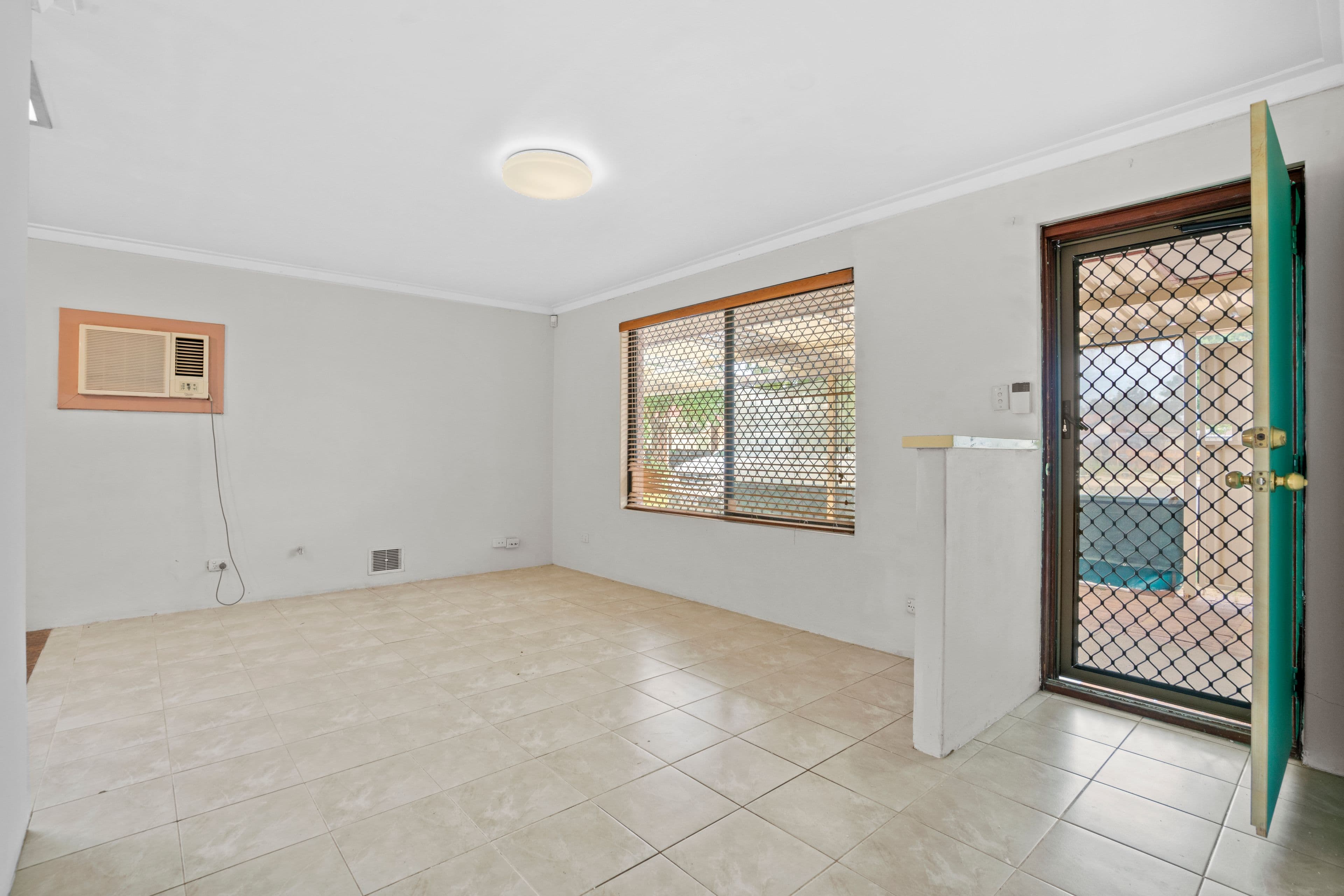 8 Camelot Place, Camillo WA 6111, Camillo - Thumbnail 4