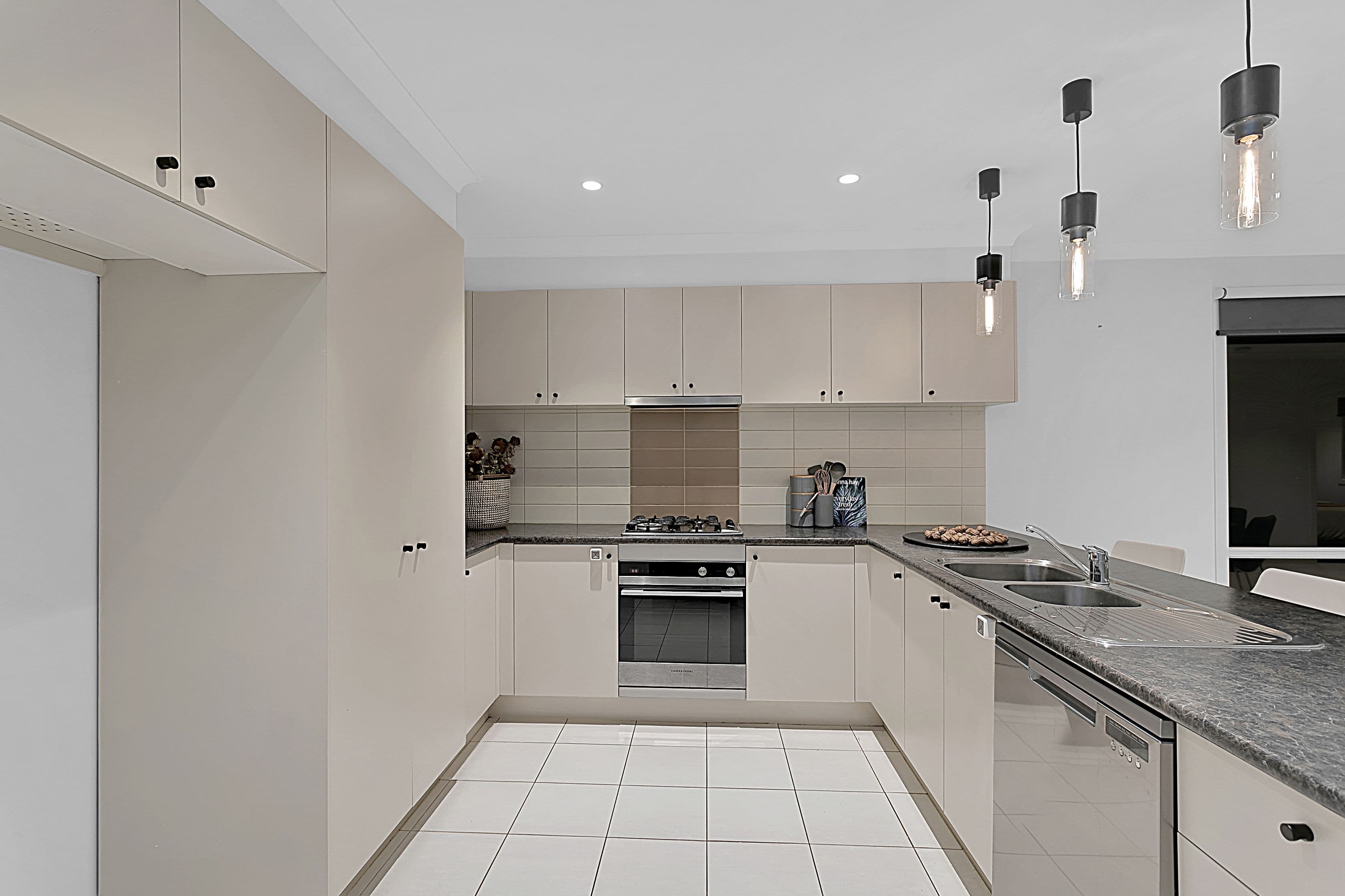 18 Walnut Way, Pakenham VIC 3810, Pakenham - Thumbnail 2