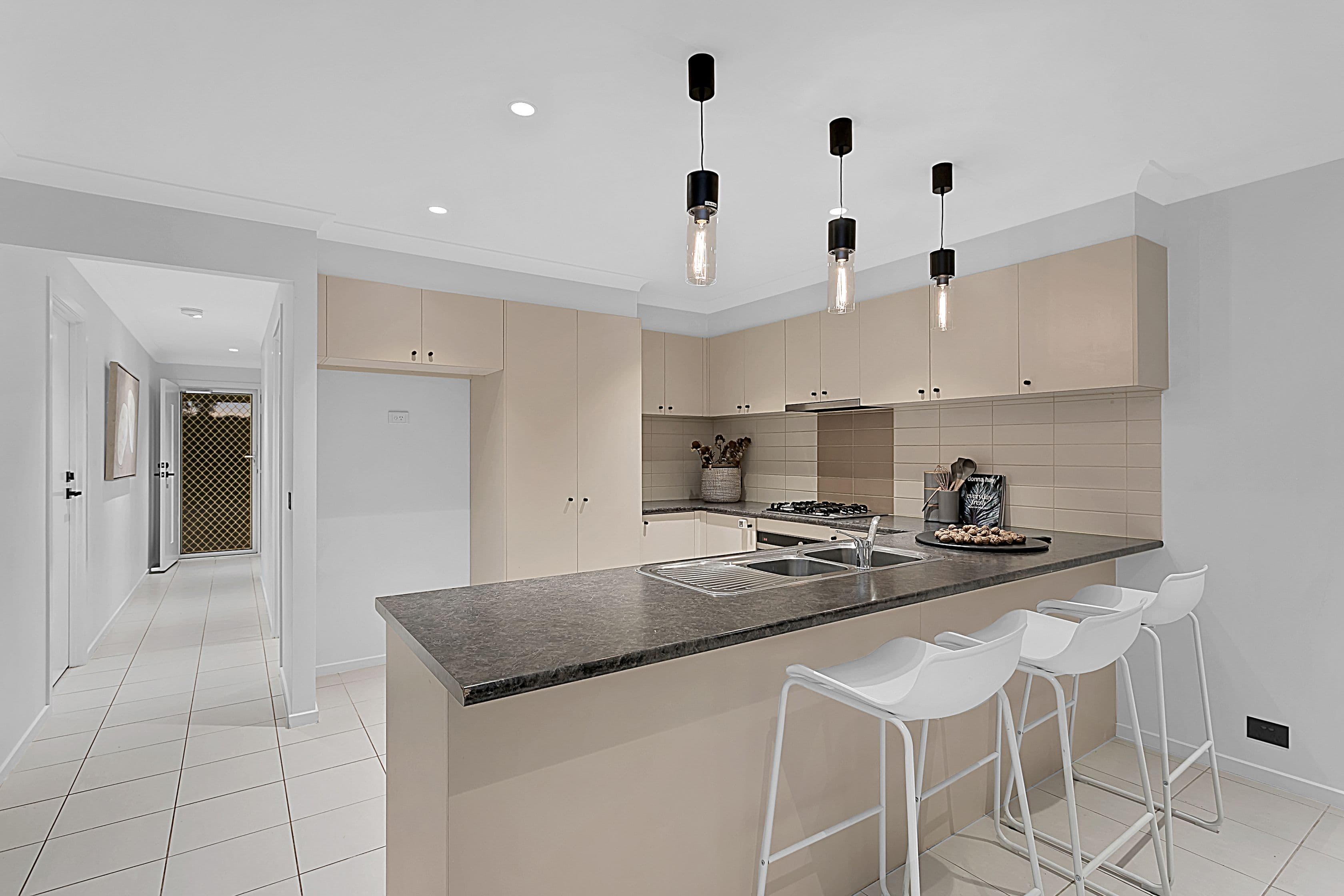 18 Walnut Way, Pakenham VIC 3810, Pakenham - Thumbnail 3