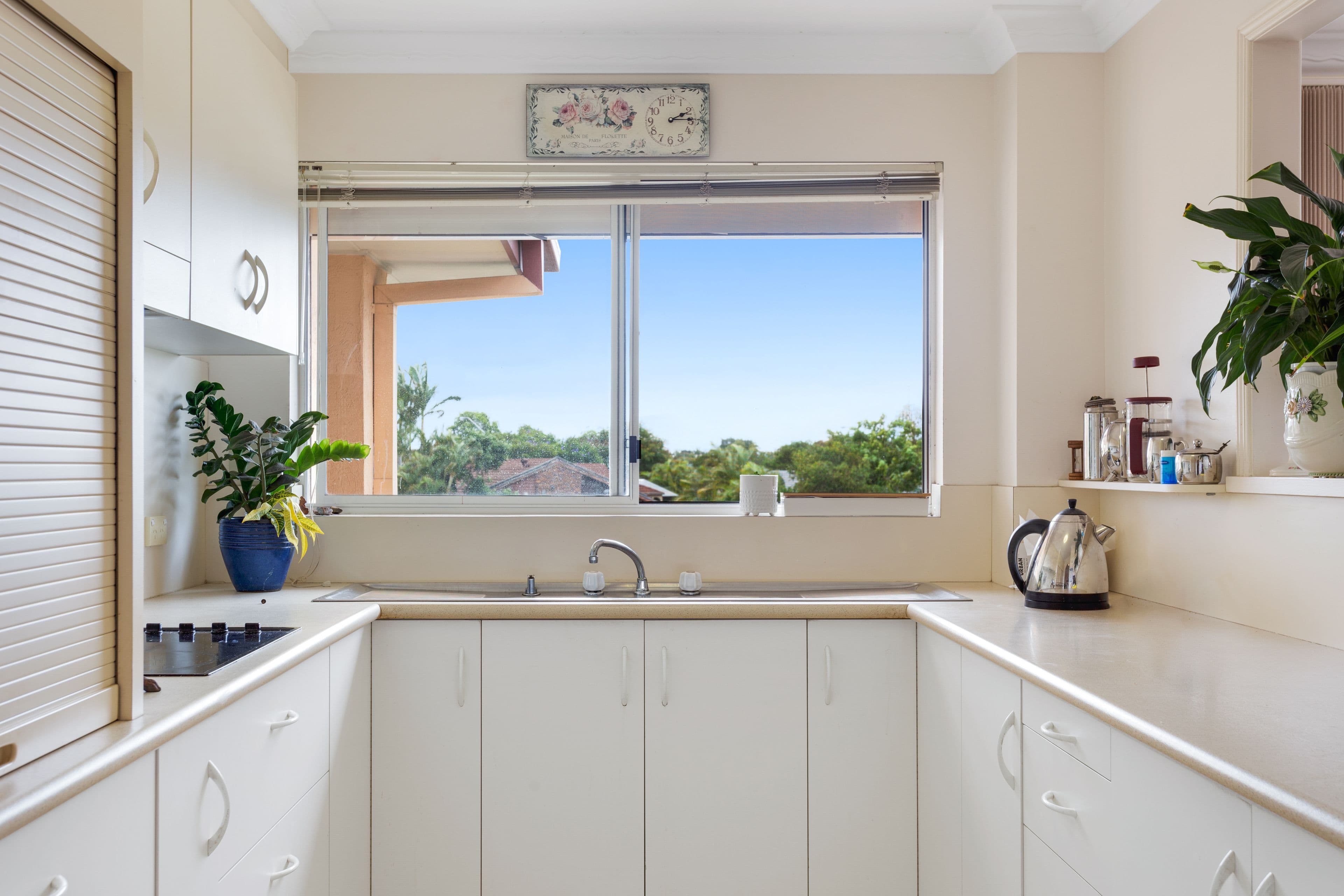 6 Dunlop Court, Mermaid Waters QLD 4218, Mermaid Waters - Thumbnail 6