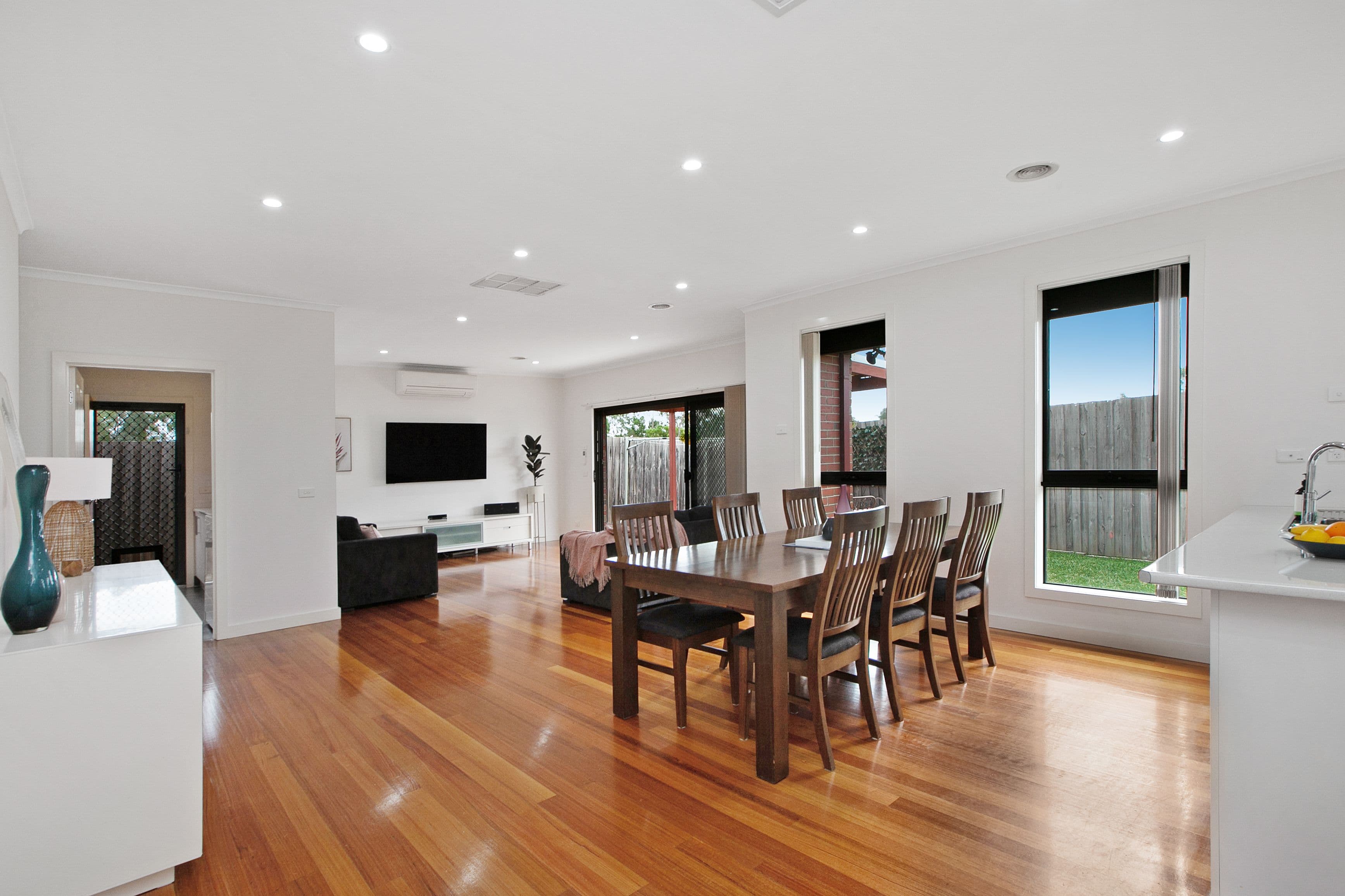 28 Bartrop Street, Reservoir VIC 3073, Reservoir - Thumbnail 2