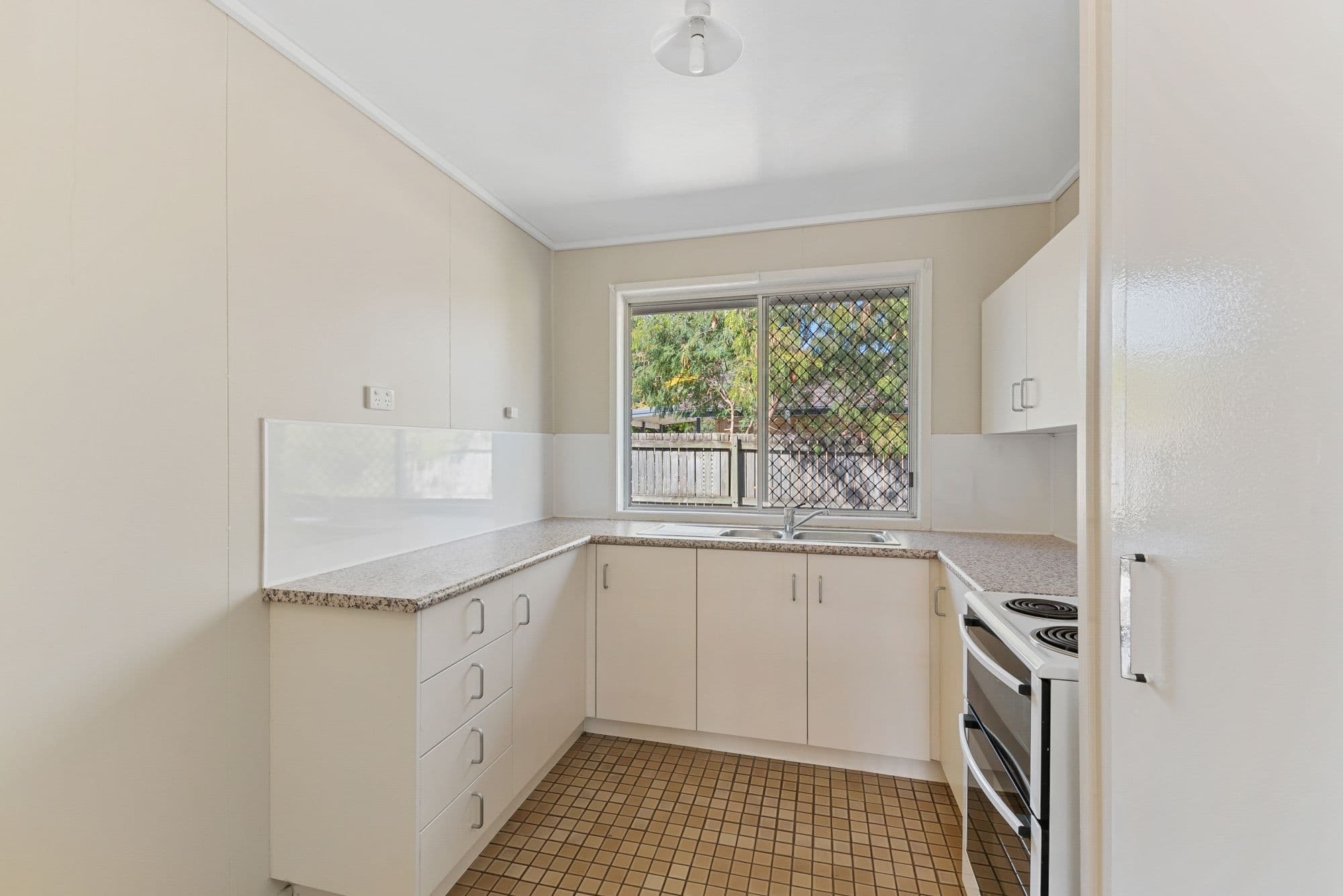 25 Ansell Avenue, Deception Bay QLD 4508, Deception Bay - Thumbnail 3