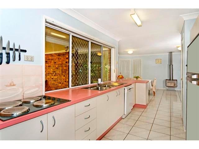 26  Nardie Street, EIGHT MILE PLAINS QLD 4113, Eight Mile Plains - Thumbnail 3