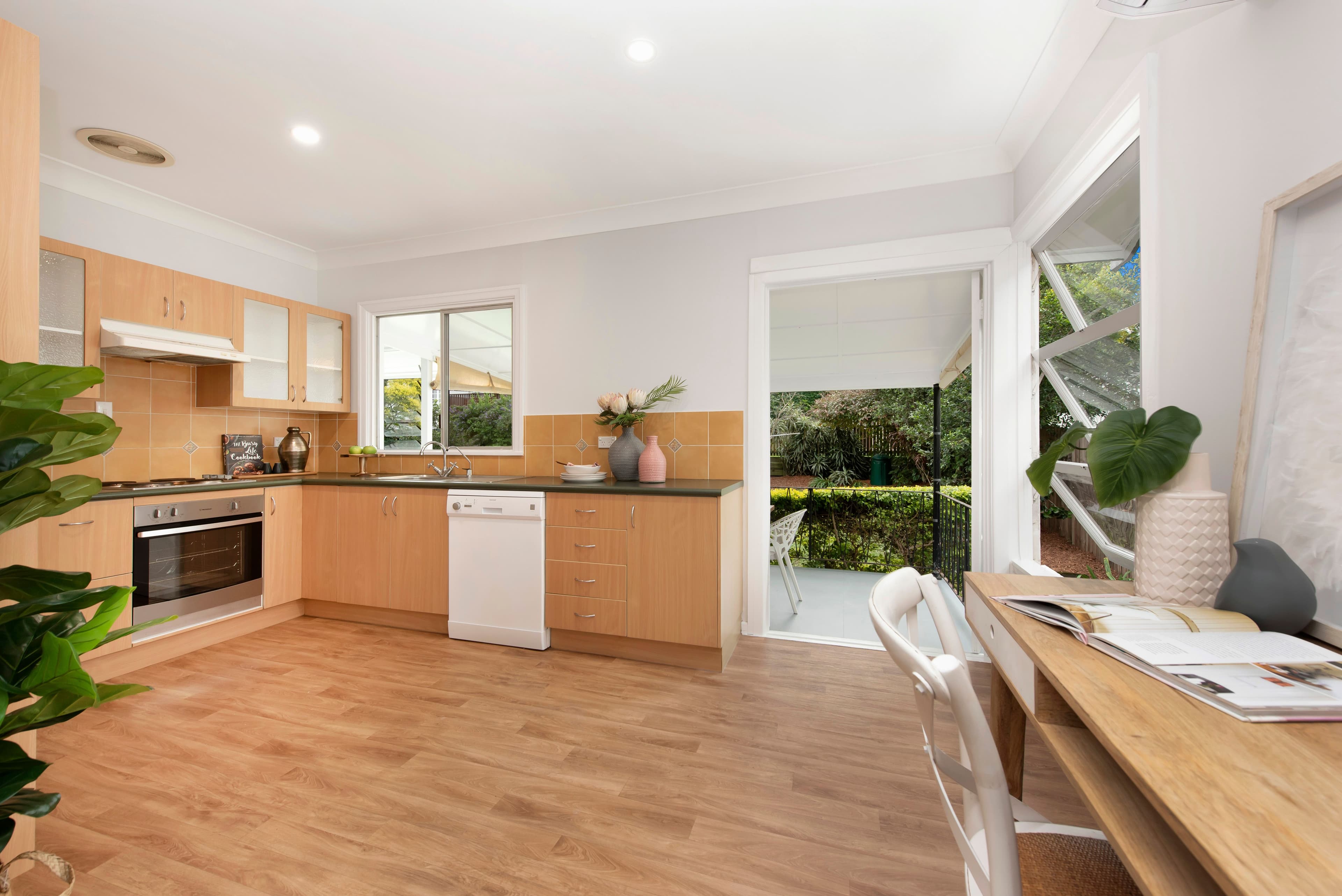 62 Binya Street, Holland Park QLD 4121, Holland Park - Thumbnail 3