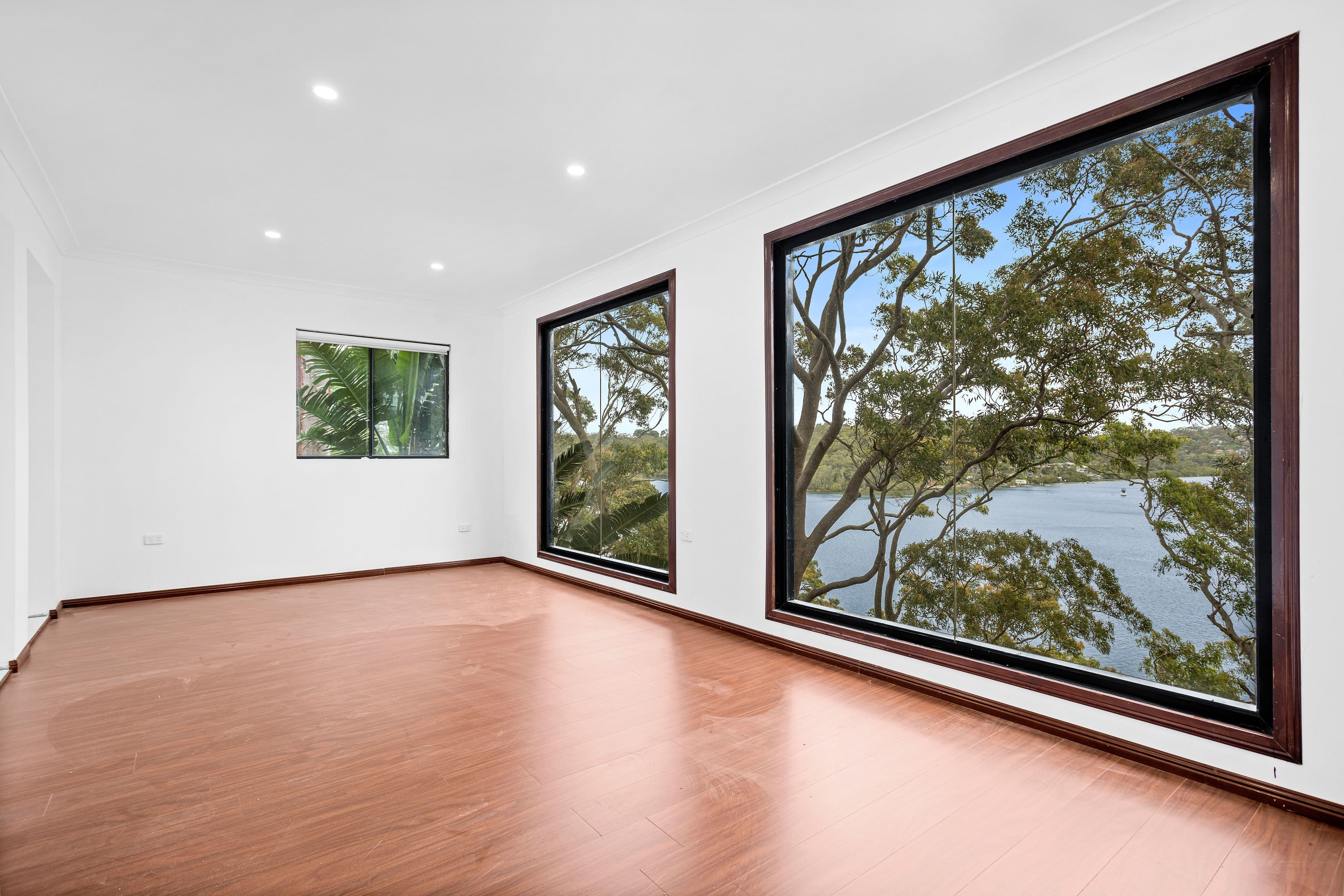 8 Dinjerra Crescent, Oatley NSW 2223, Oatley - Thumbnail 8